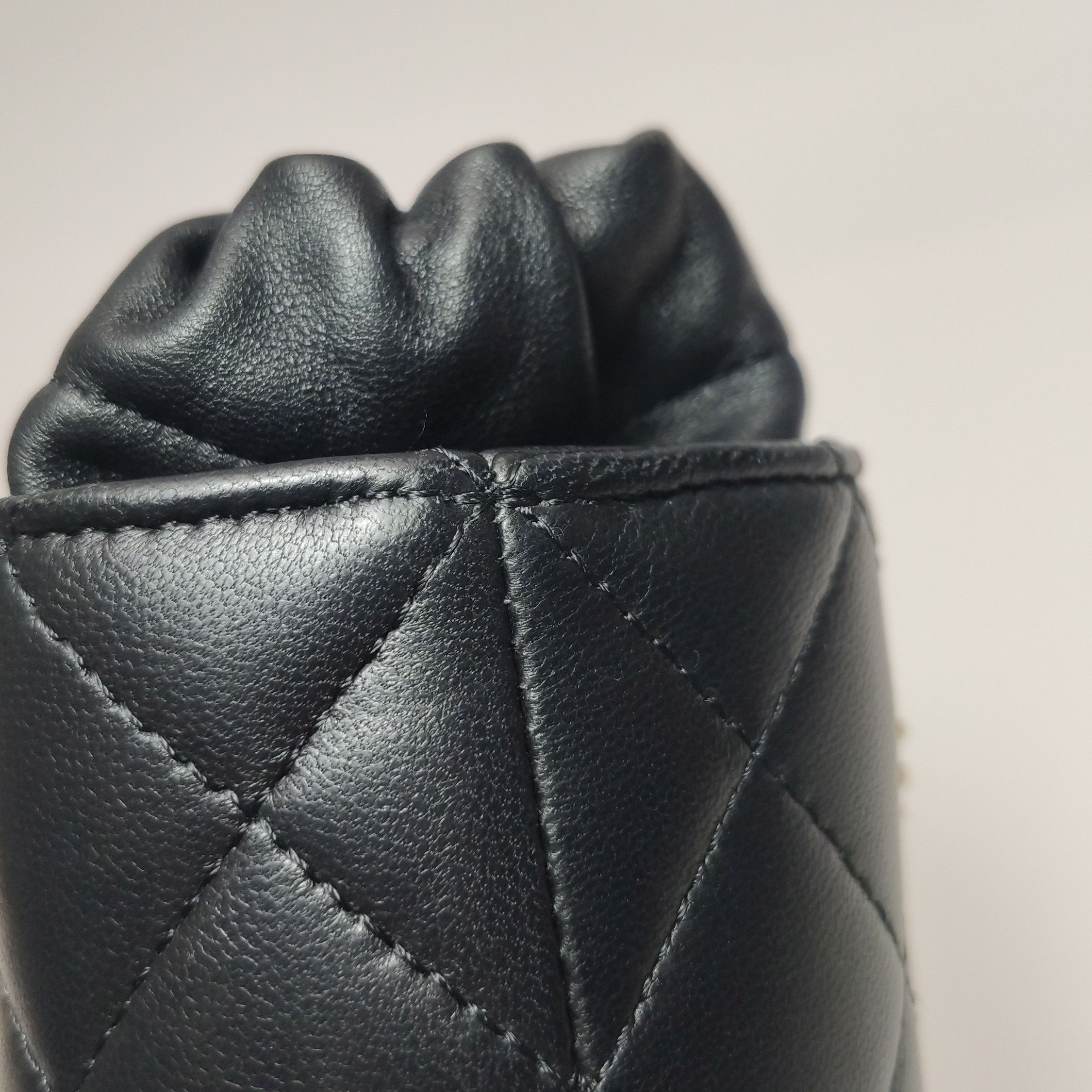 Chanel Chanel Women os Shoulder Bags Size ONE SIZE - 12 Thumbnail