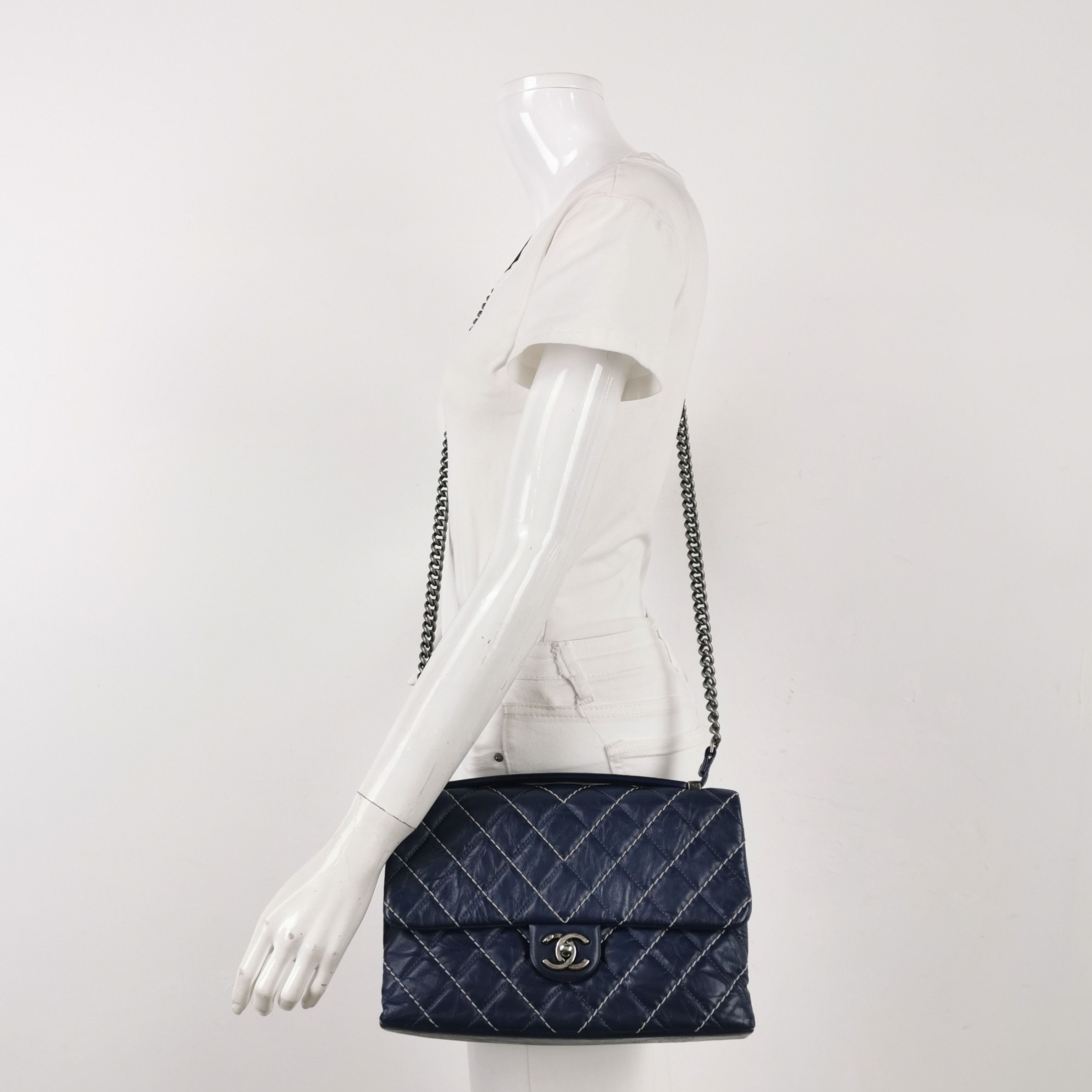 Chanel Chanel Women os Shoulder Bags Size ONE SIZE - 2 Thumbnail