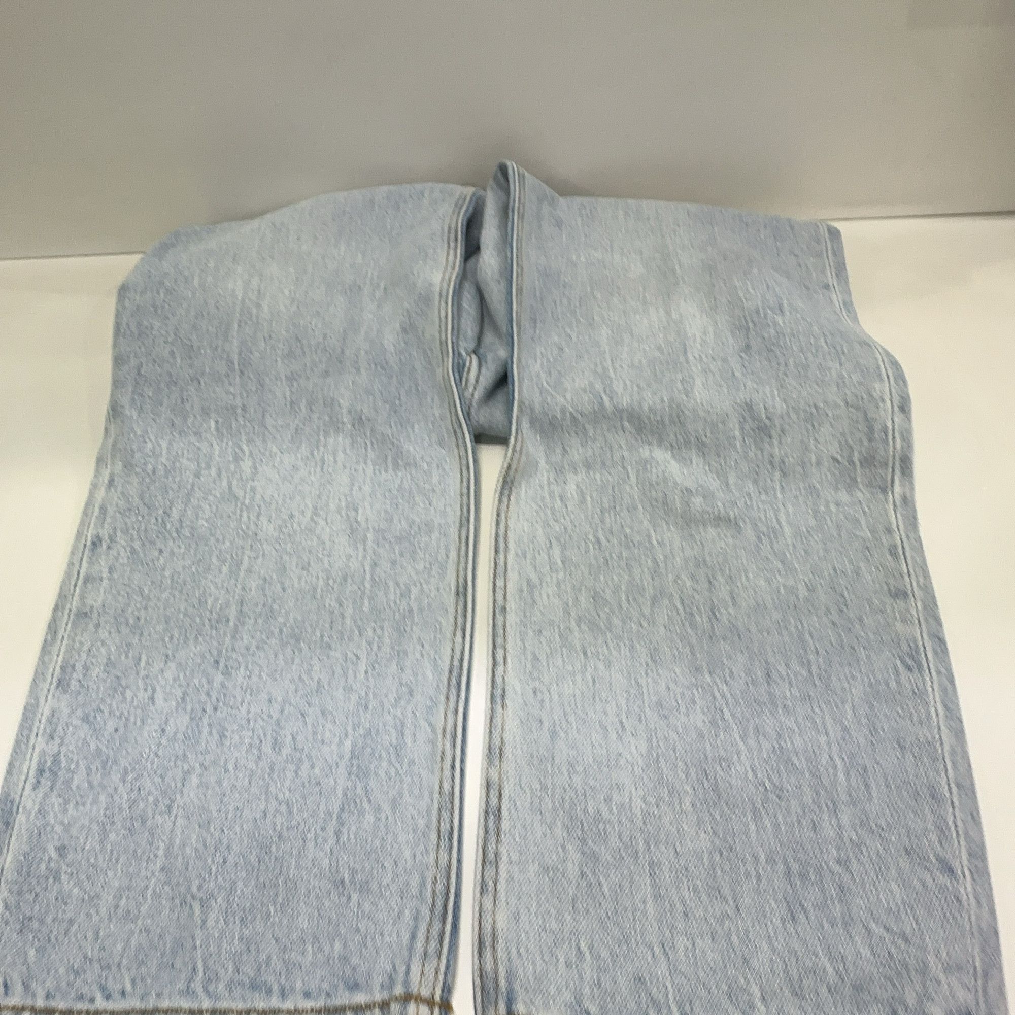 Alexander Wang Alexander Wang Washed Denim Jeans Size 26 Size 26" / US 2 / IT 38 - 9 Thumbnail