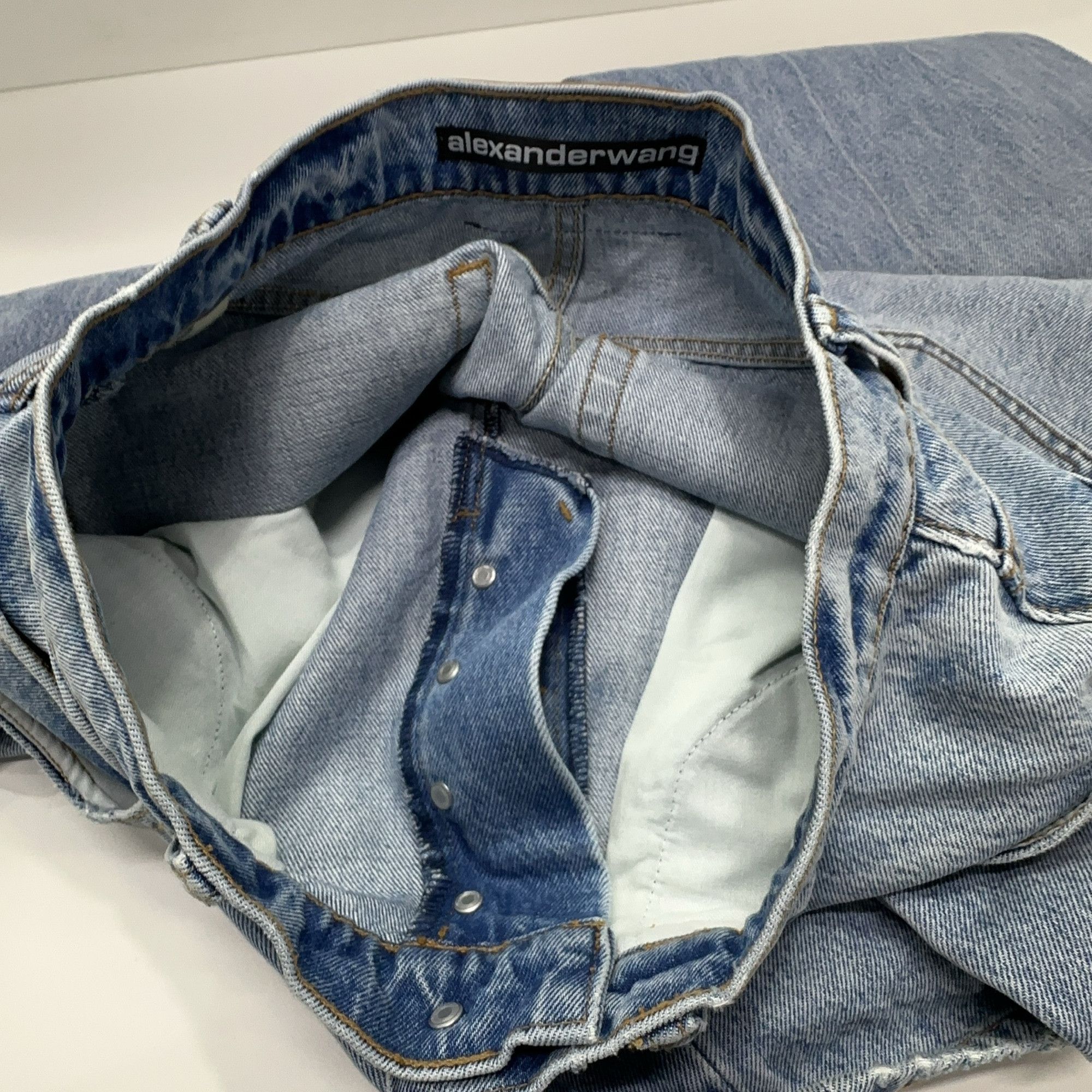Alexander Wang Alexander Wang Light Wash Jeans Size 26 Size 26" / US 2 / IT 38 - 8 Thumbnail