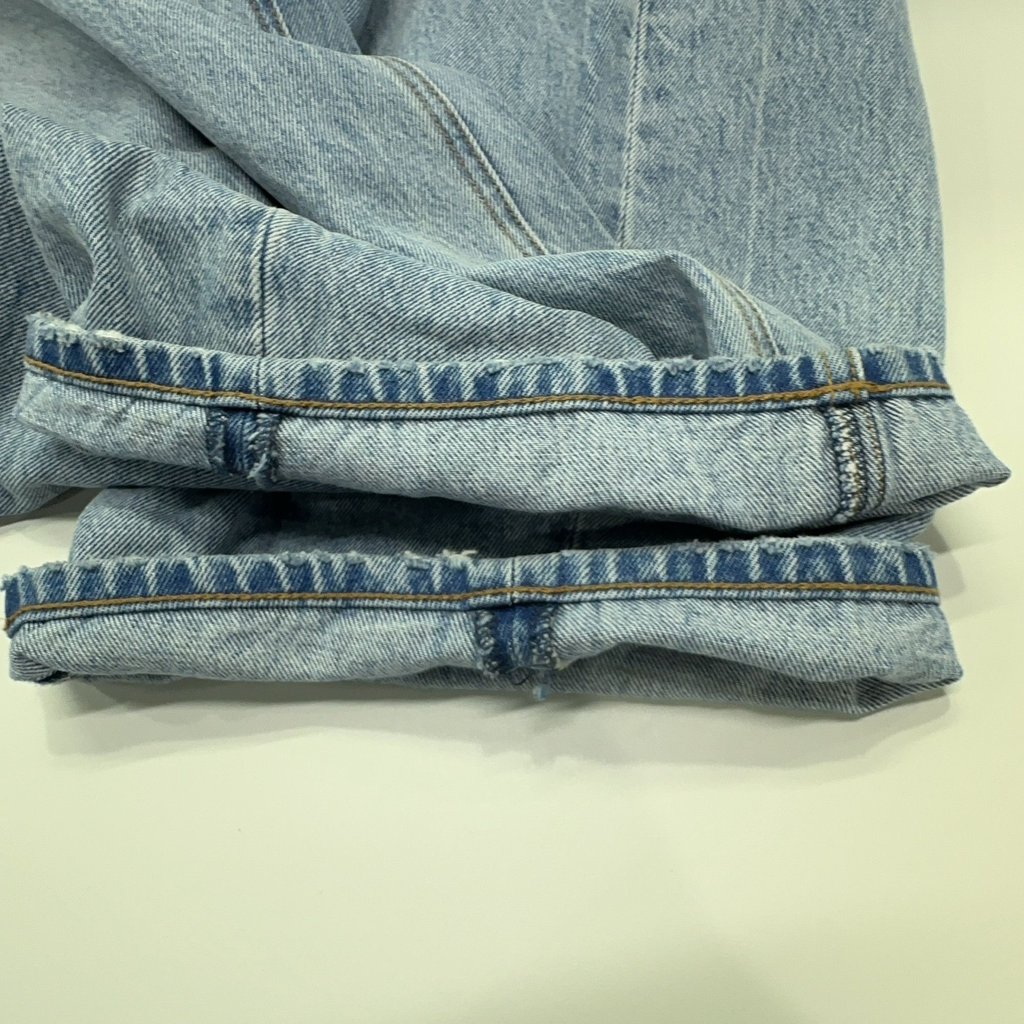 Alexander Wang Alexander Wang Light Wash Jeans Size 26 Size 26" / US 2 / IT 38 - 7 Thumbnail