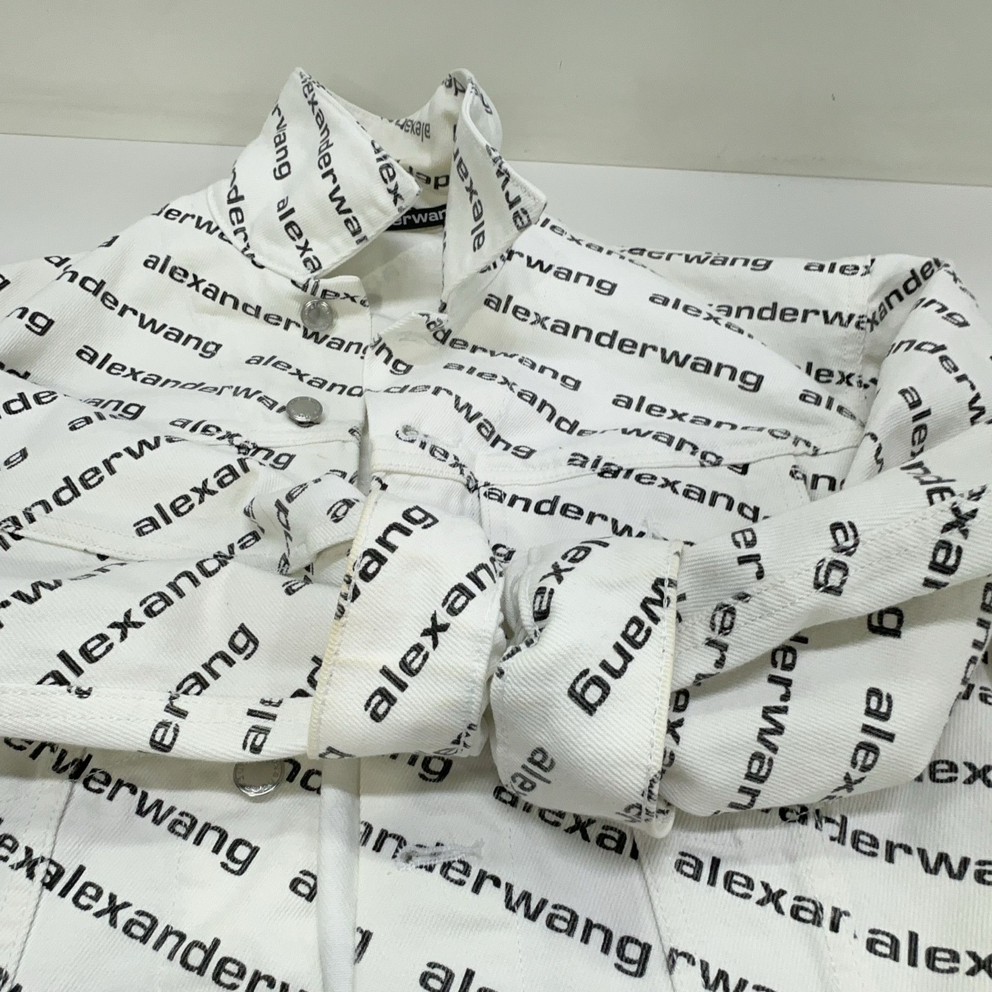Alexander Wang Alexander Wang All-Over Logo Denim Jacket Size XS Size XS / US 0-2 / IT 36-38 - 9 Thumbnail