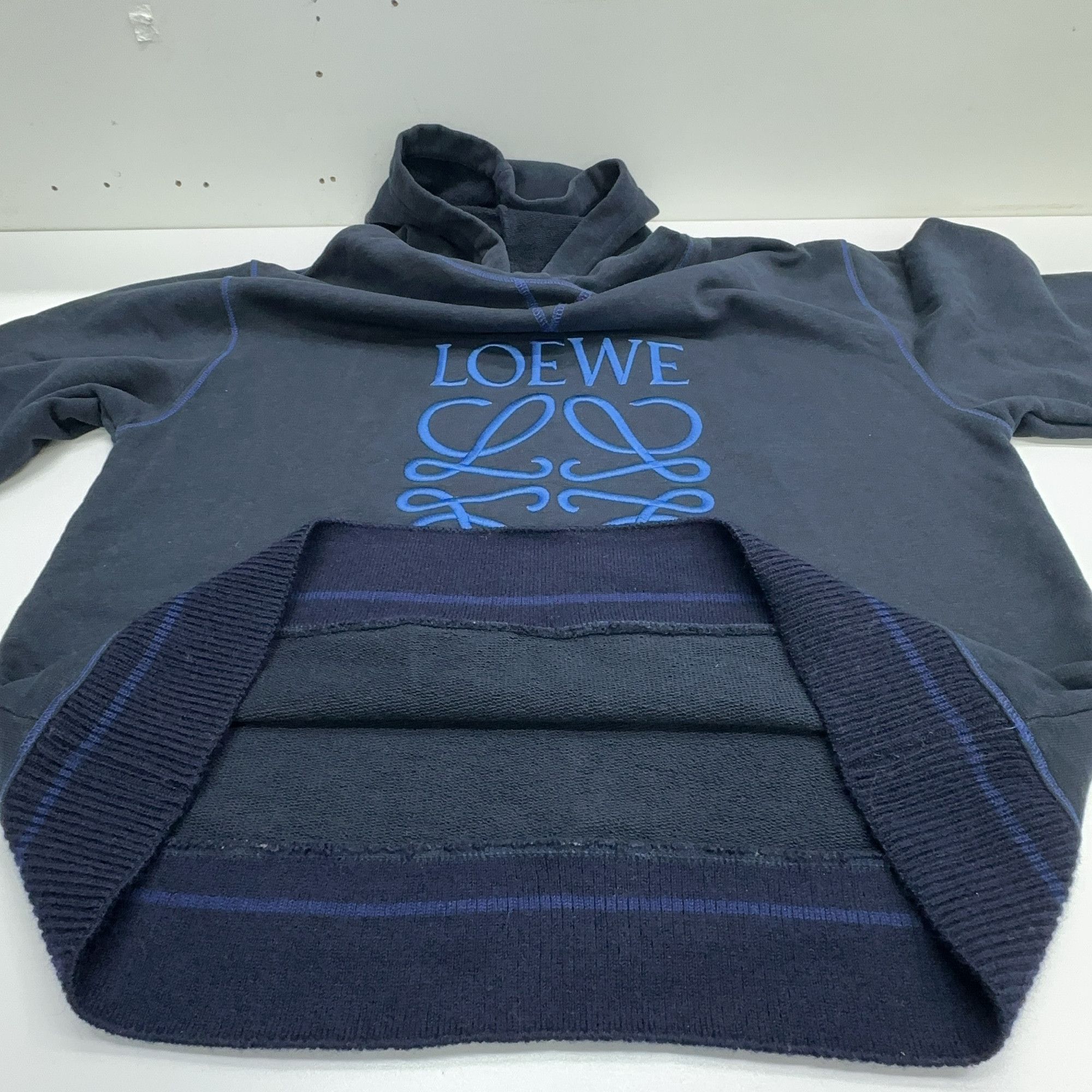 Loewe Loewe Anagram Embroidered Hoodie Size L Size L / US 10 / IT 46 - 13 Thumbnail