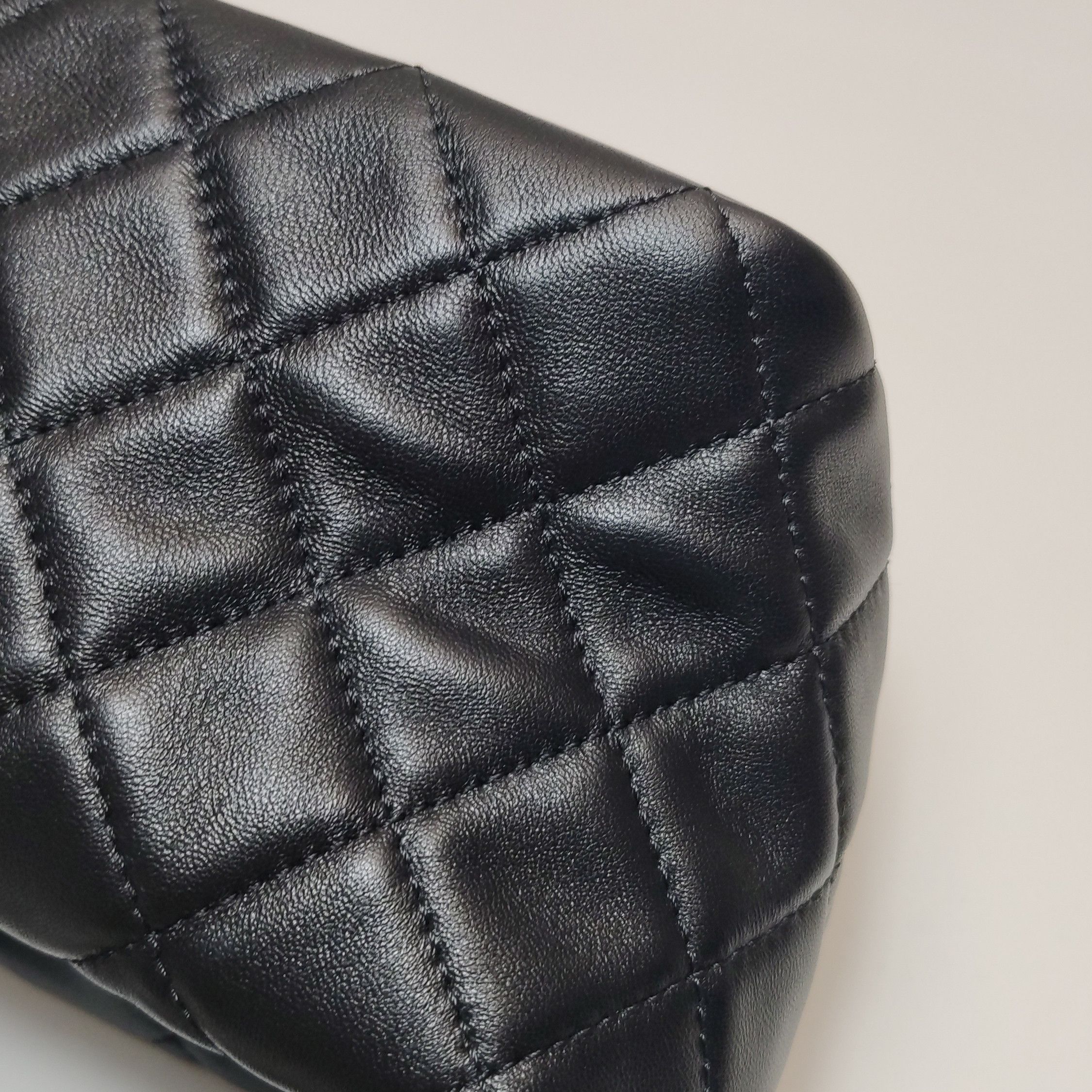 Chanel Chanel Women os Crossbody Bags Size ONE SIZE - 14 Thumbnail