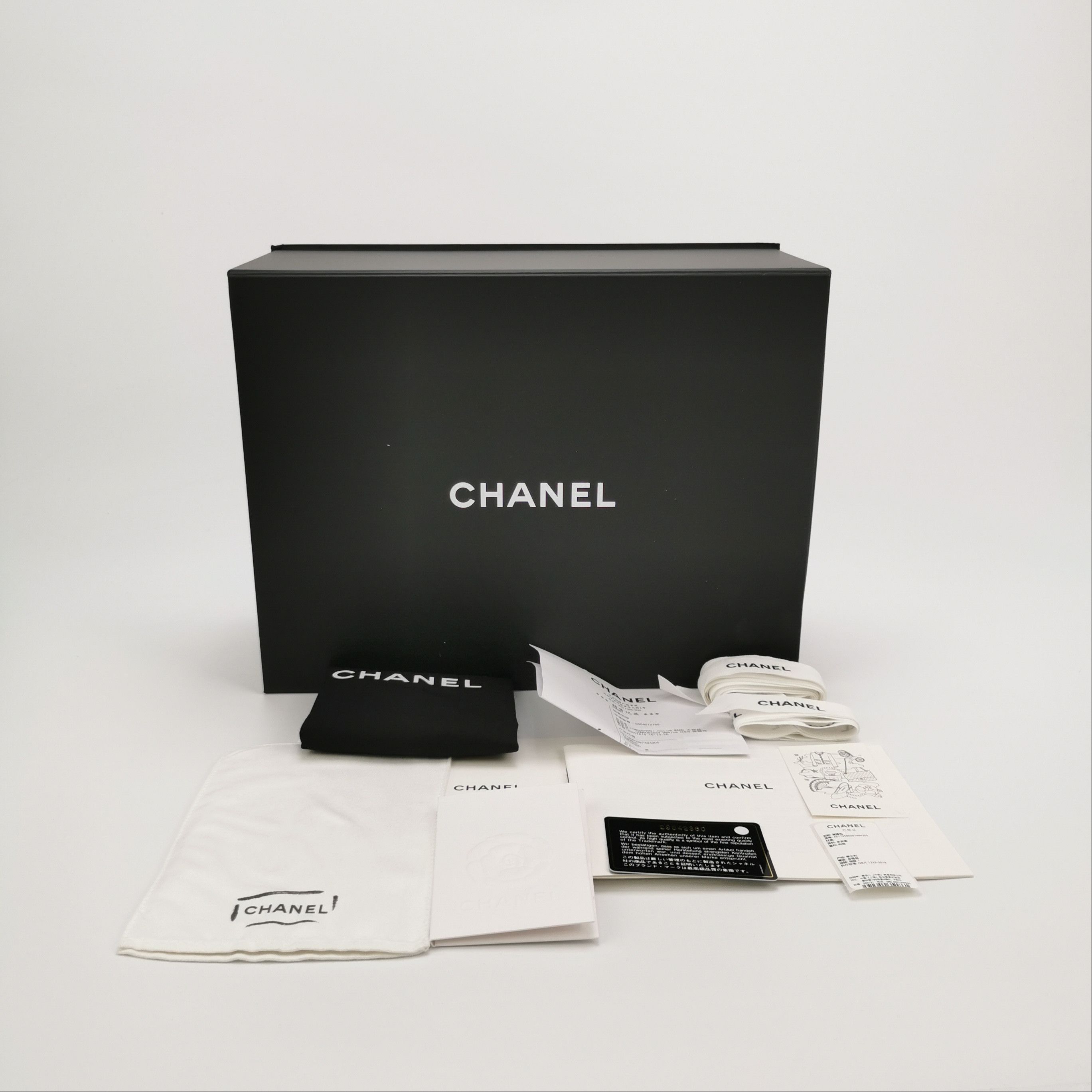 Chanel Chanel Women os Crossbody Bags Size ONE SIZE - 9 Thumbnail