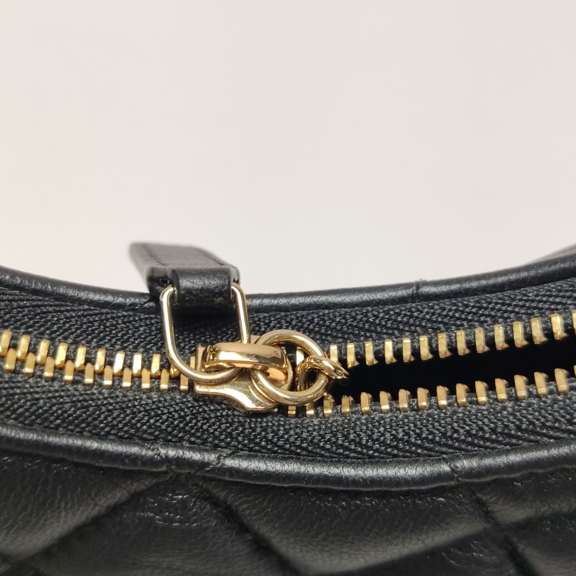 Chanel Chanel Women os Crossbody Bags Size ONE SIZE - 10 Thumbnail