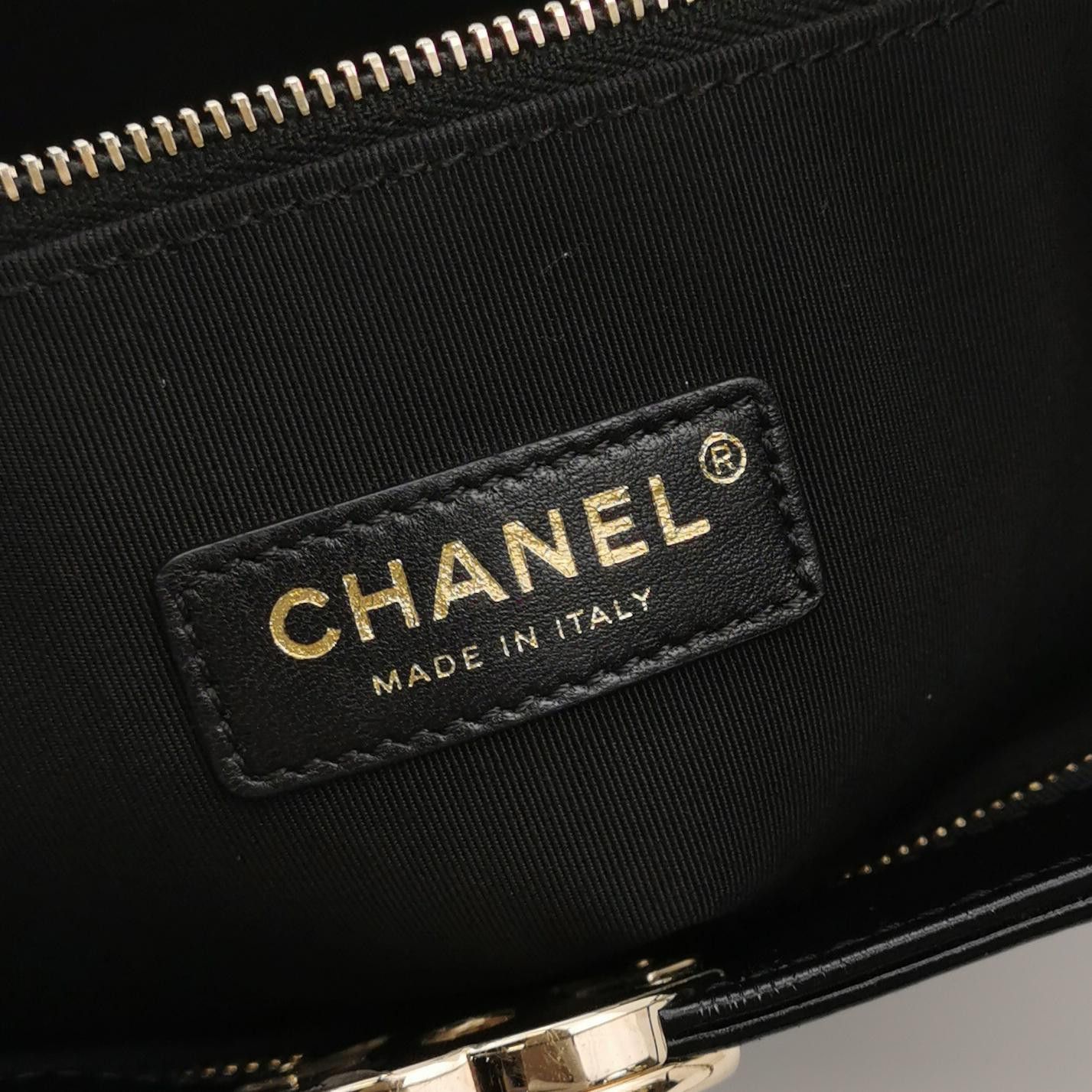 Chanel Chanel Women os Shoulder Bags Size ONE SIZE - 8 Thumbnail