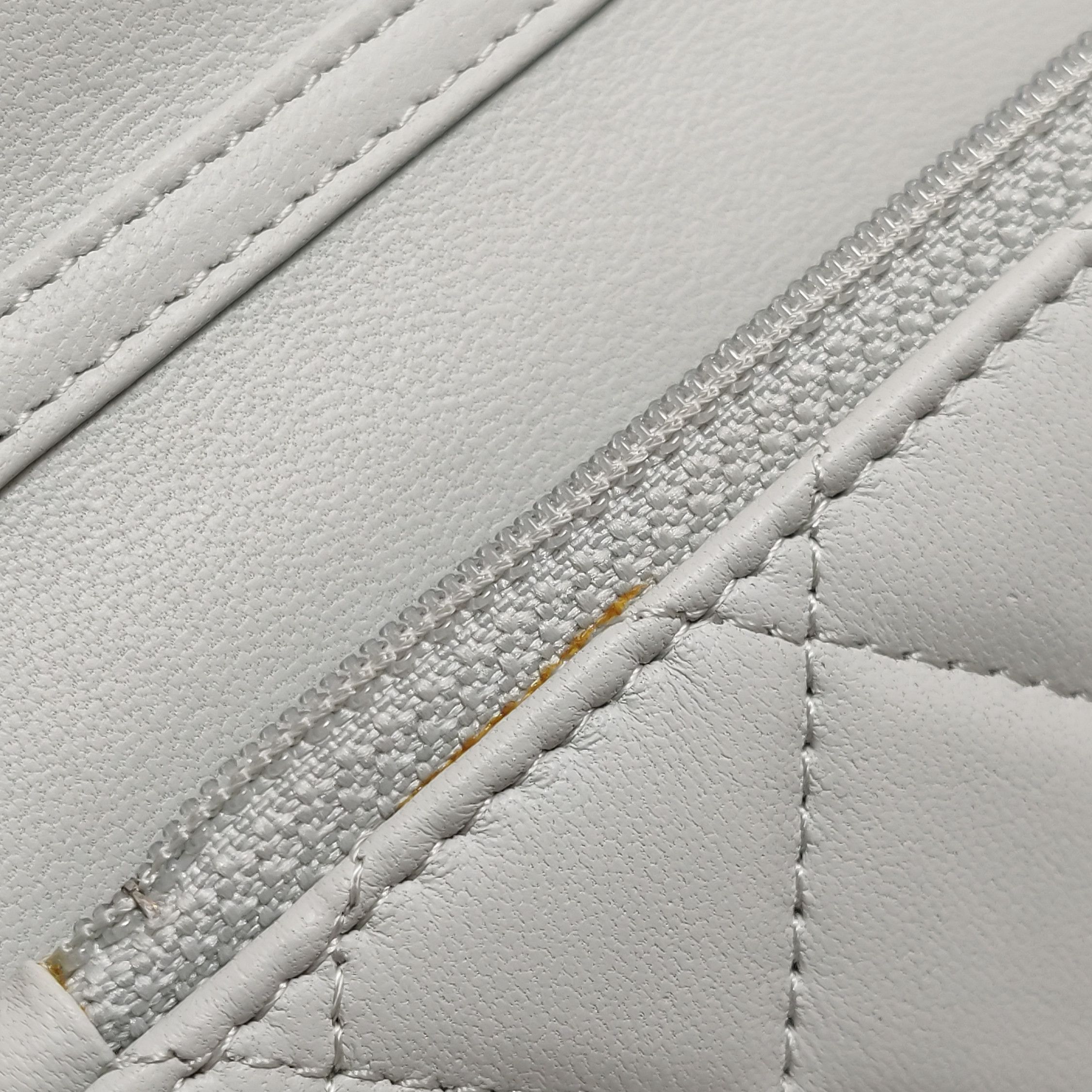 Chanel Chanel Women os Crossbody Bags Size ONE SIZE - 18 Thumbnail