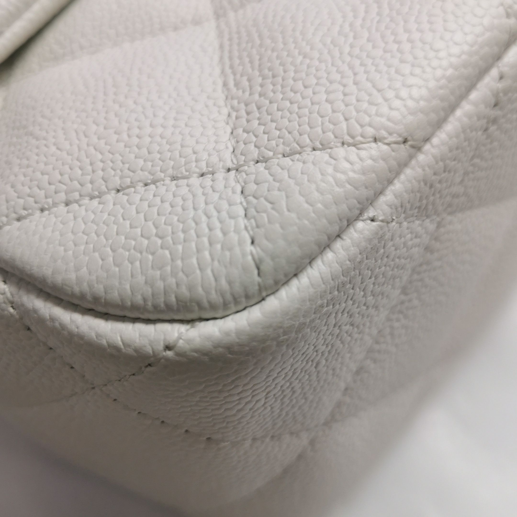 Chanel Chanel Women os Shoulder Bags Size ONE SIZE - 22 Thumbnail