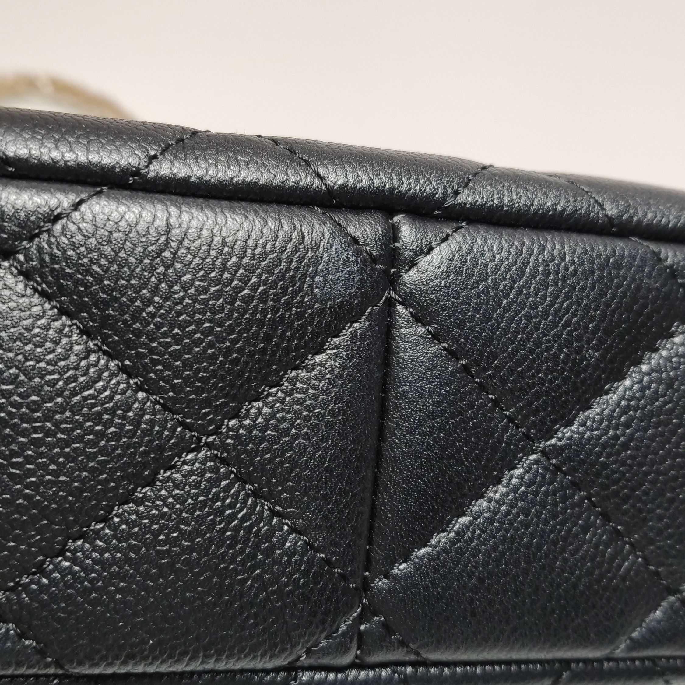 Chanel Chanel Women os Shoulder Bags Size ONE SIZE - 15 Thumbnail
