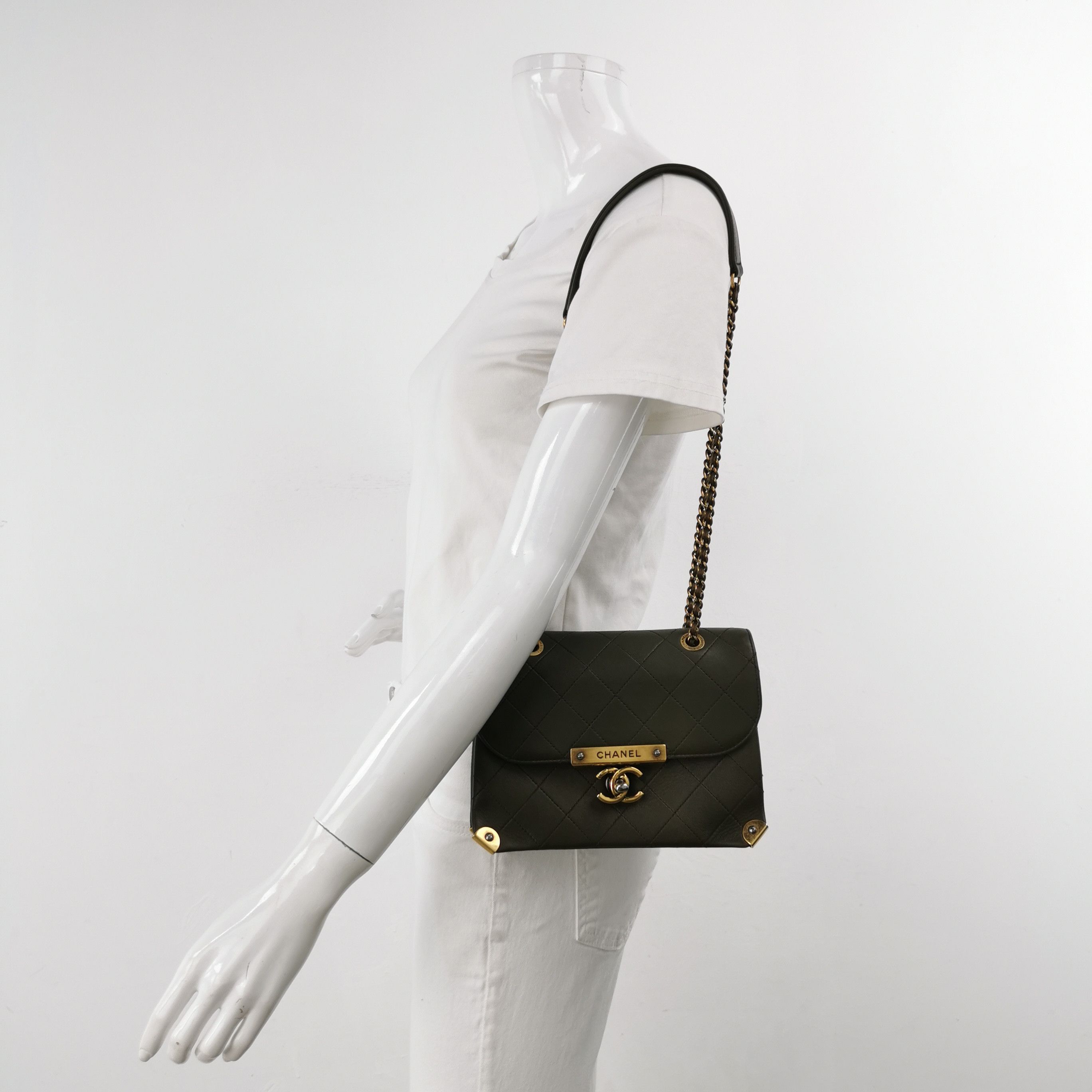 Chanel Chanel Women os Shoulder Bags Size ONE SIZE - 2 Thumbnail