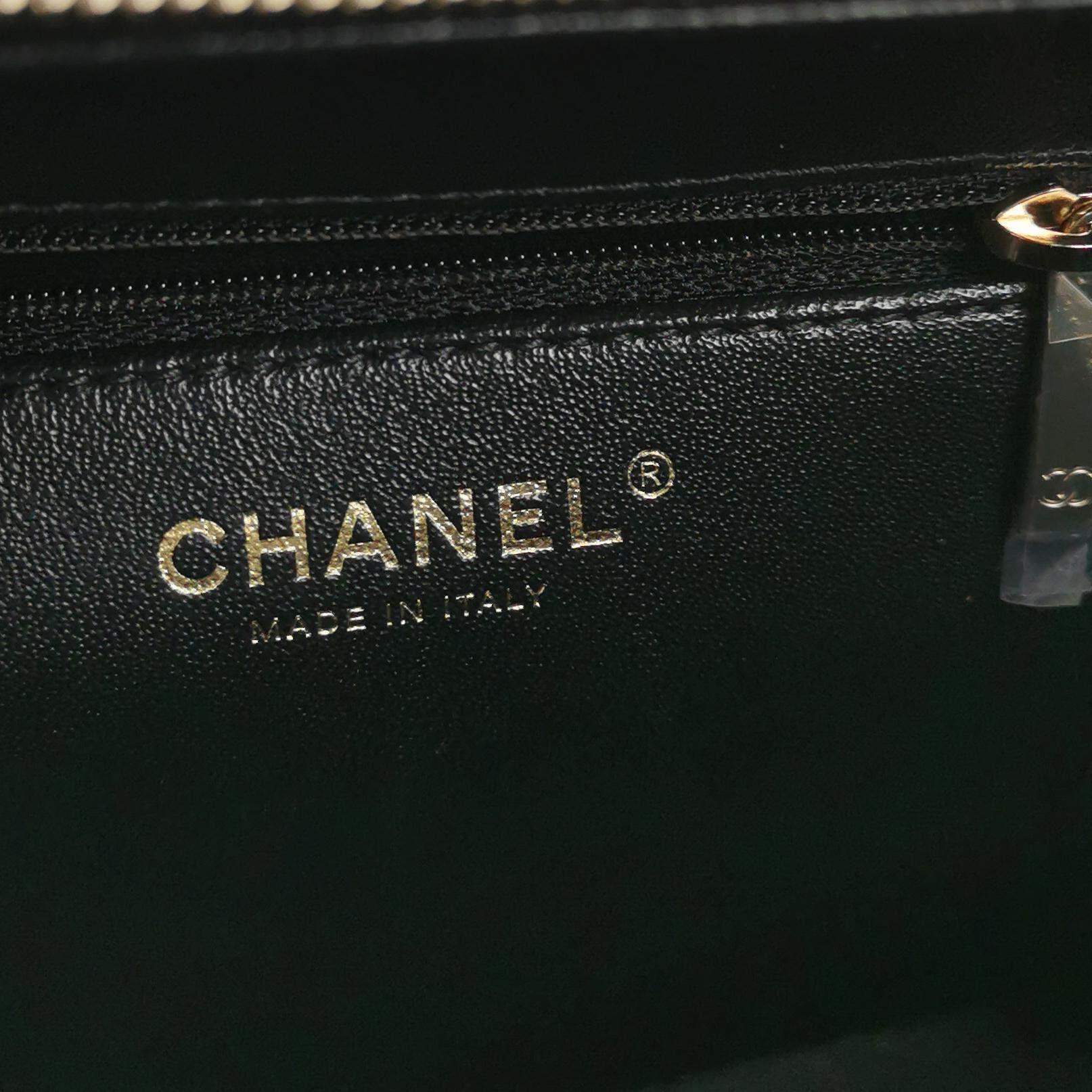 Chanel Chanel Women os Shoulder Bags Size ONE SIZE - 8 Thumbnail