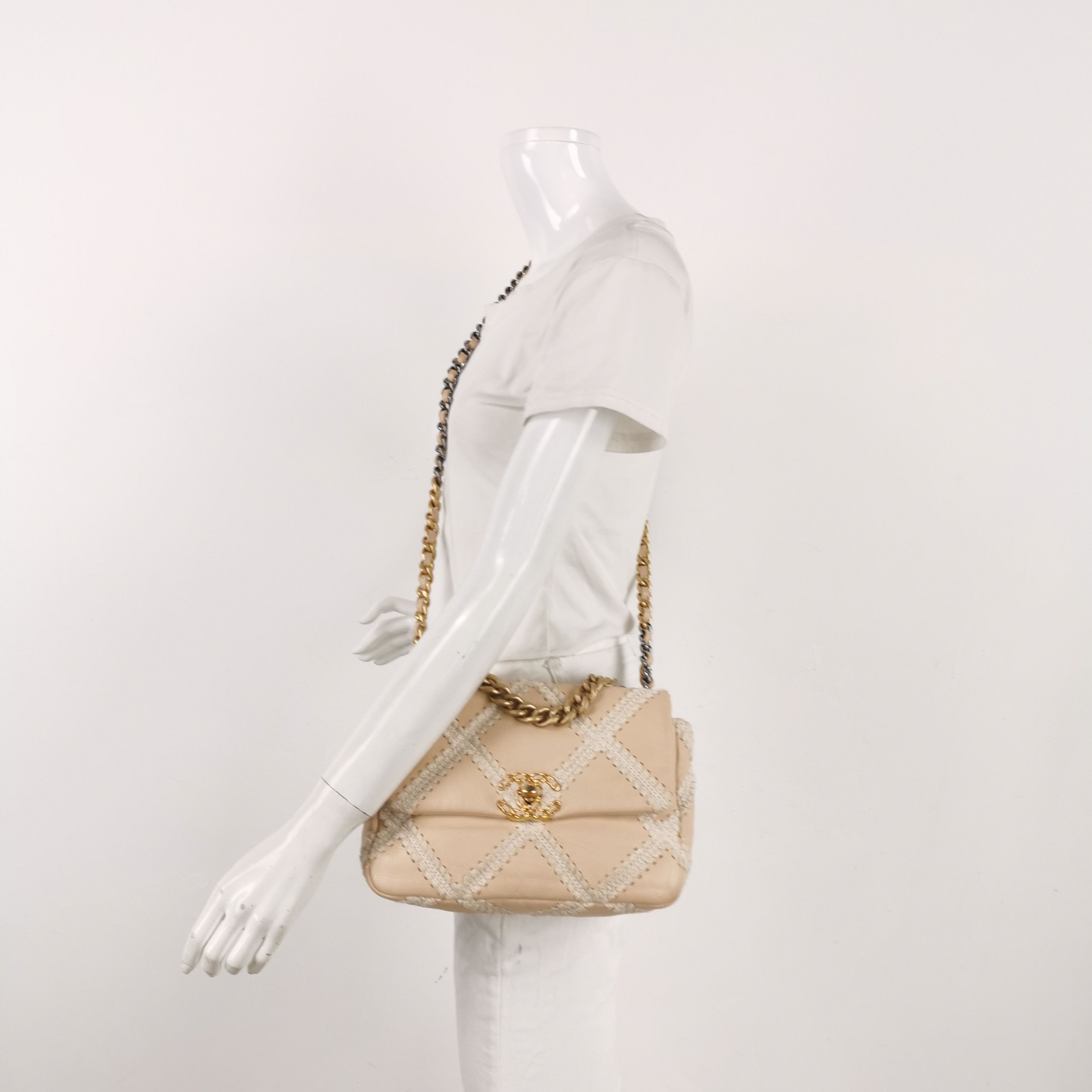Chanel Chanel Women os Shoulder Bags Size ONE SIZE - 2 Thumbnail