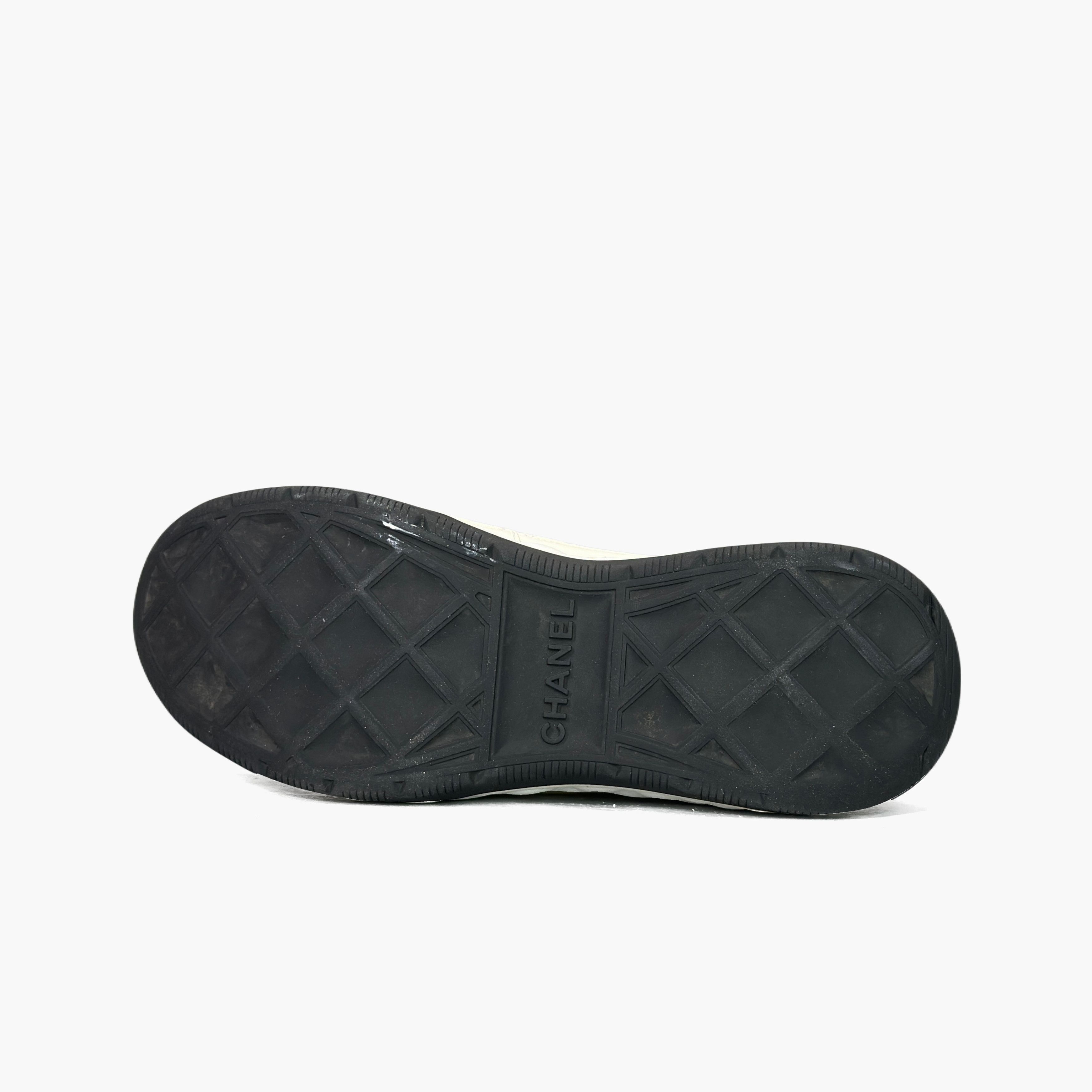 Chanel CHANEL CC Logo Low-Top Sneakers Size 41 Size US 11 / IT 41 - 8 Thumbnail