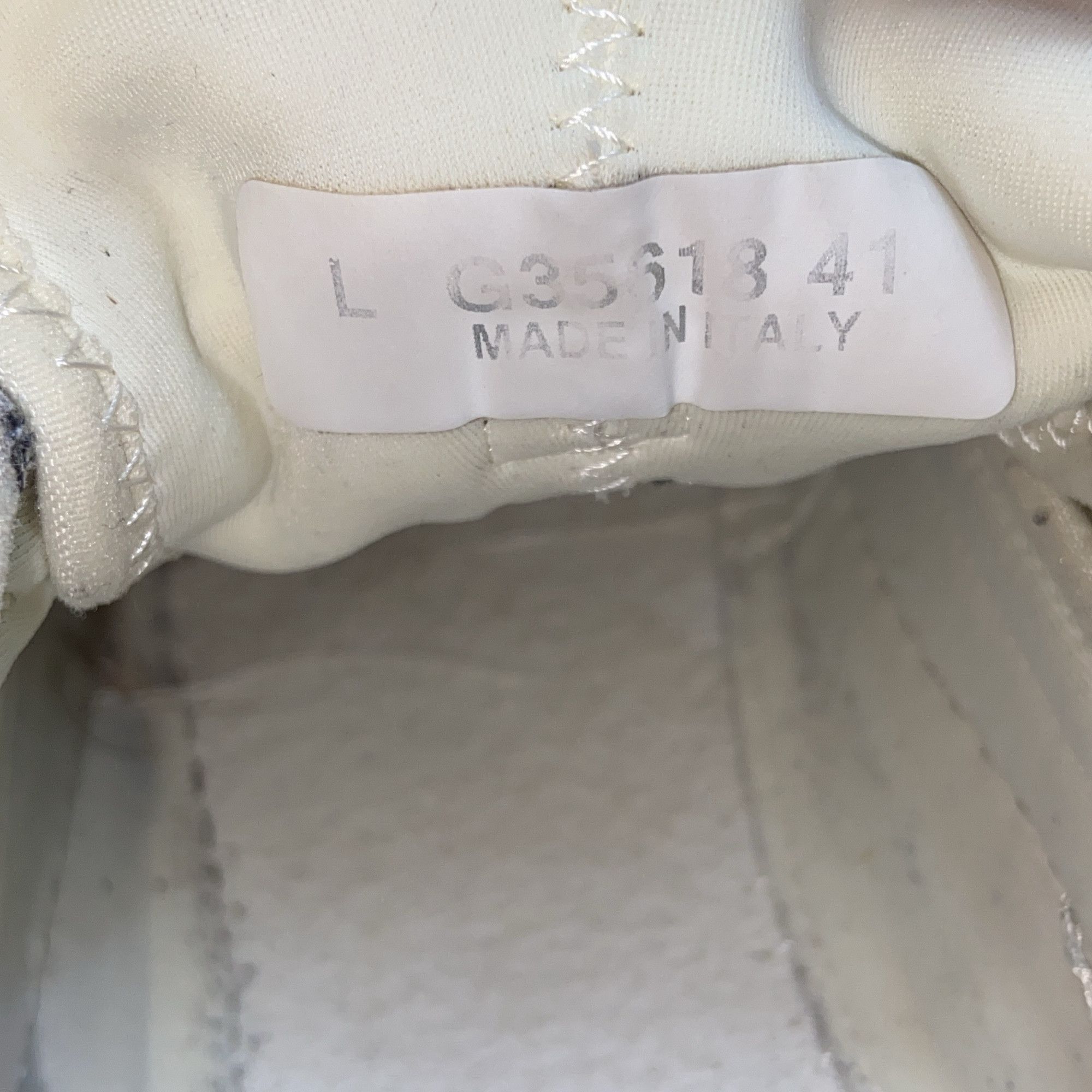 Chanel CHANEL CC Logo Low-Top Sneakers Size 41 Size US 11 / IT 41 - 10 Thumbnail