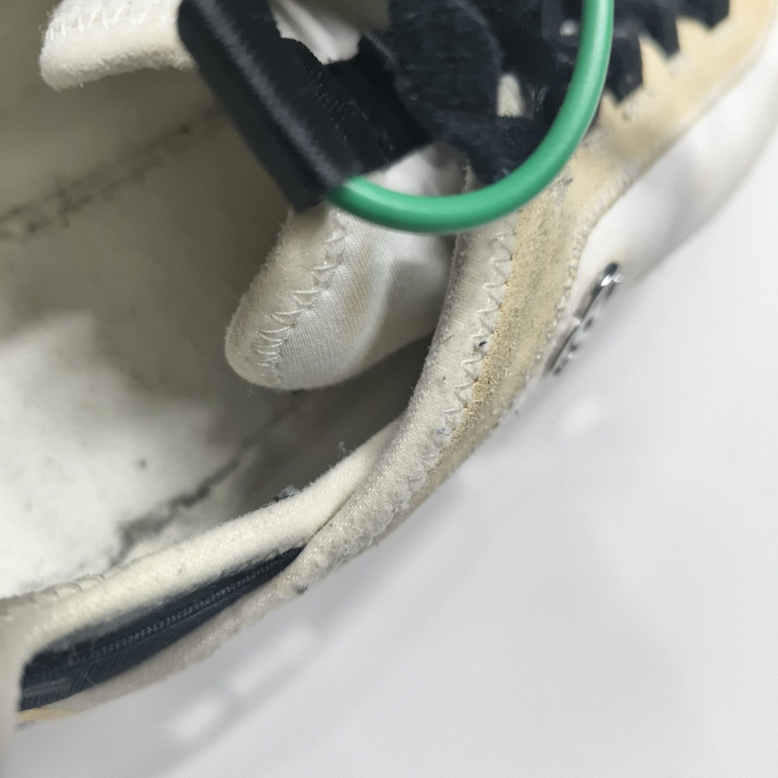 Chanel CHANEL CC Logo Low-Top Sneakers Size 41 Size US 11 / IT 41 - 11 Thumbnail