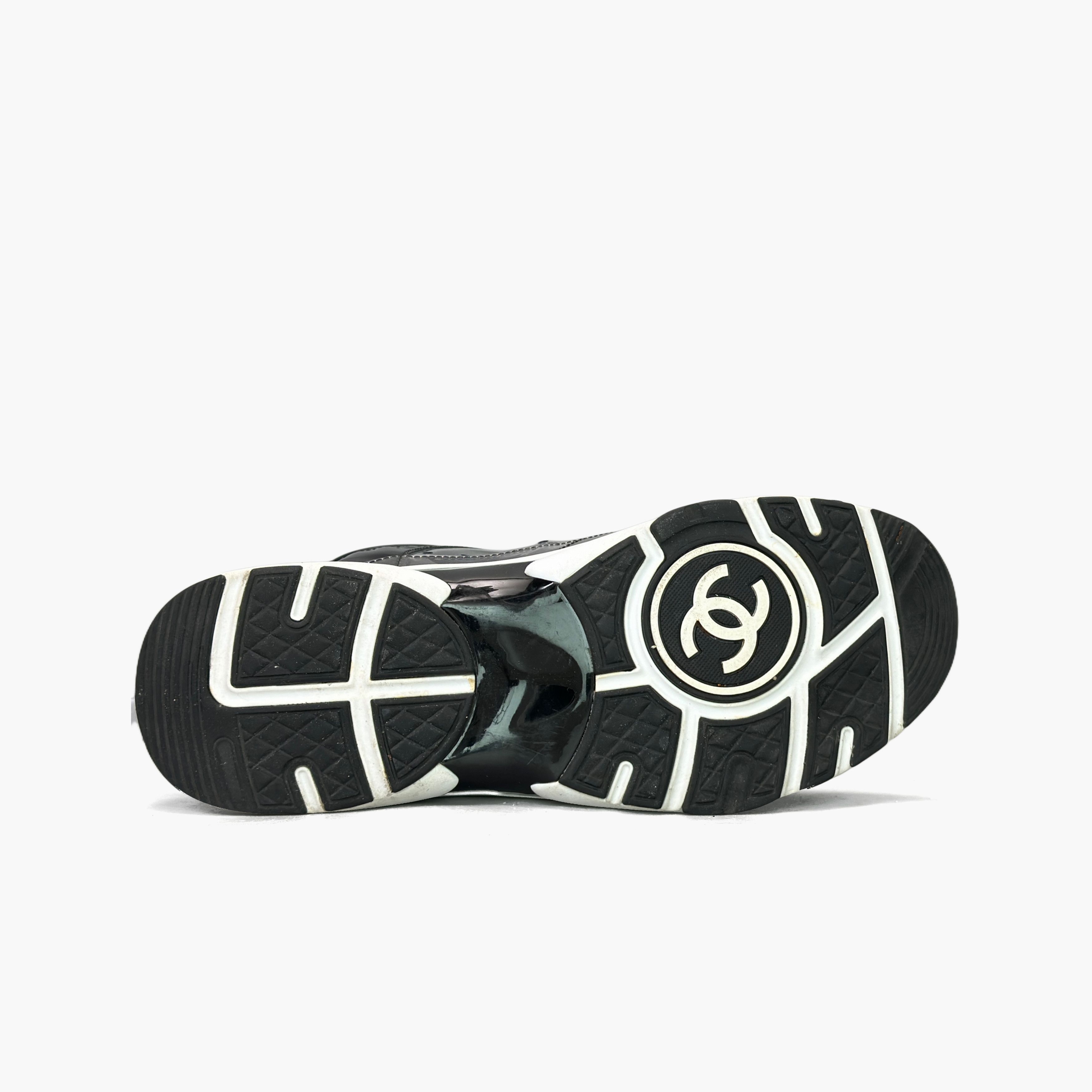 Chanel Chanel Black Low-Top Sneakers Size 42 Size US 12 / IT 42 - 7 Thumbnail