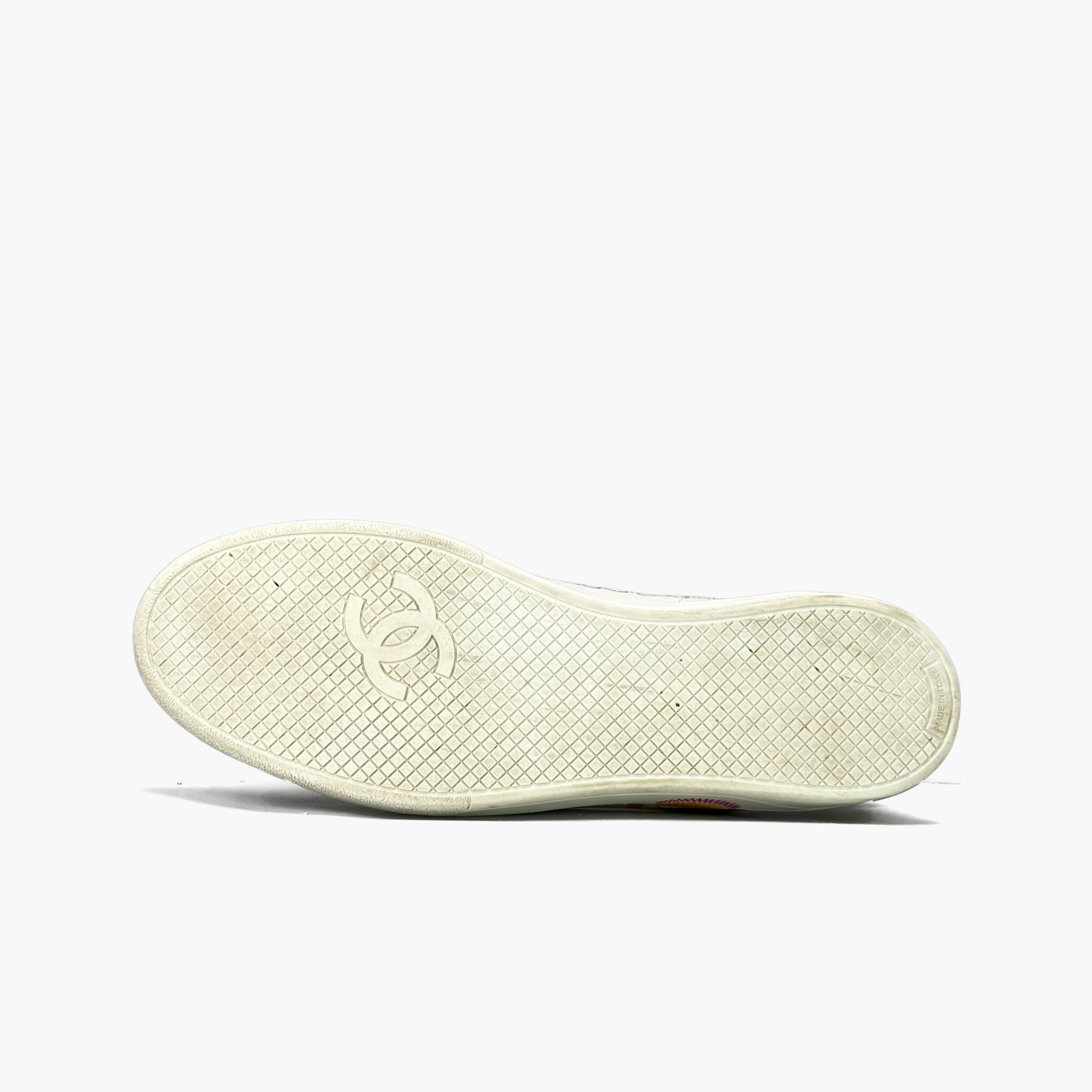 Chanel Chanel x Pharrell Graffiti Low-Top Sneakers Size 9 Size US 9 / EU 42 - 8 Thumbnail