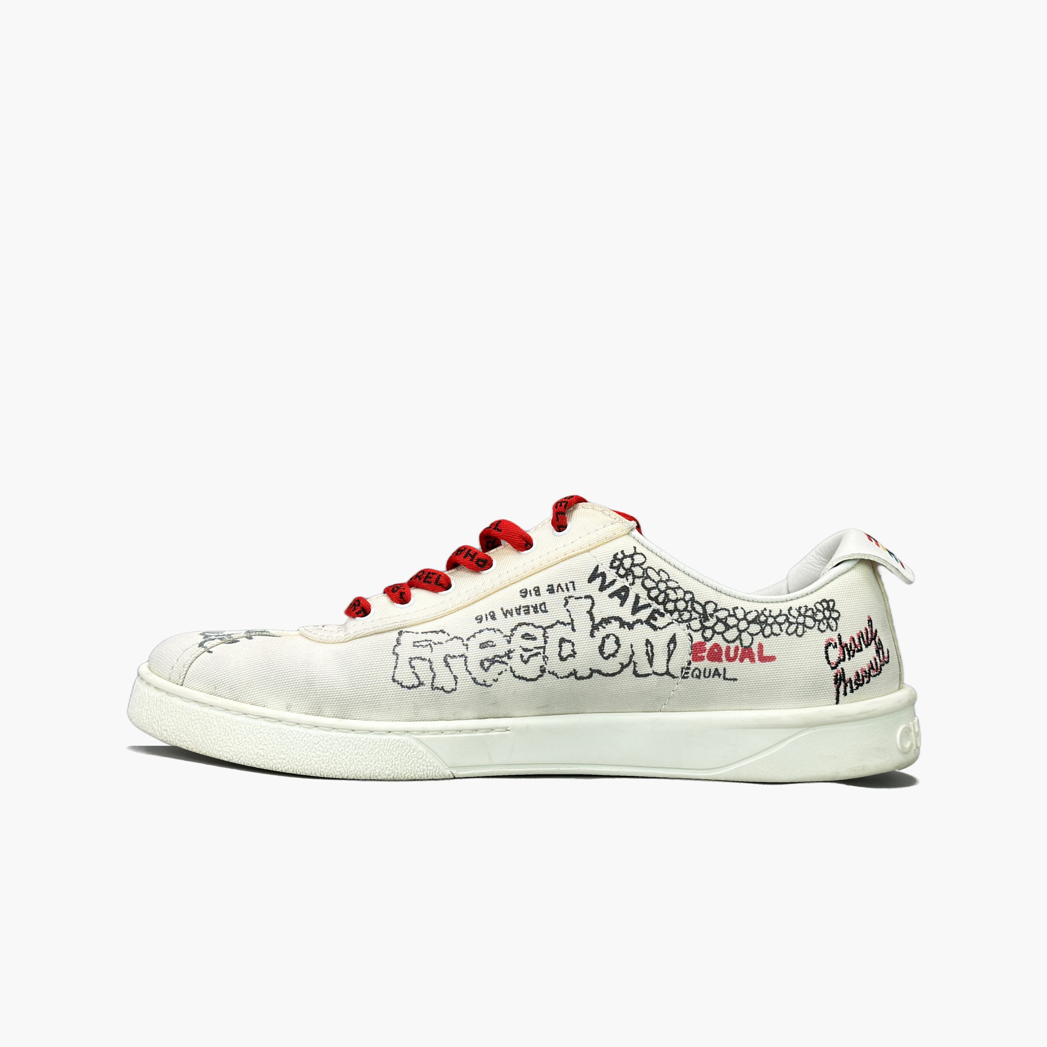 Chanel Chanel x Pharrell Graffiti Low-Top Sneakers Size 9 Size US 9 / EU 42 - 3 Thumbnail