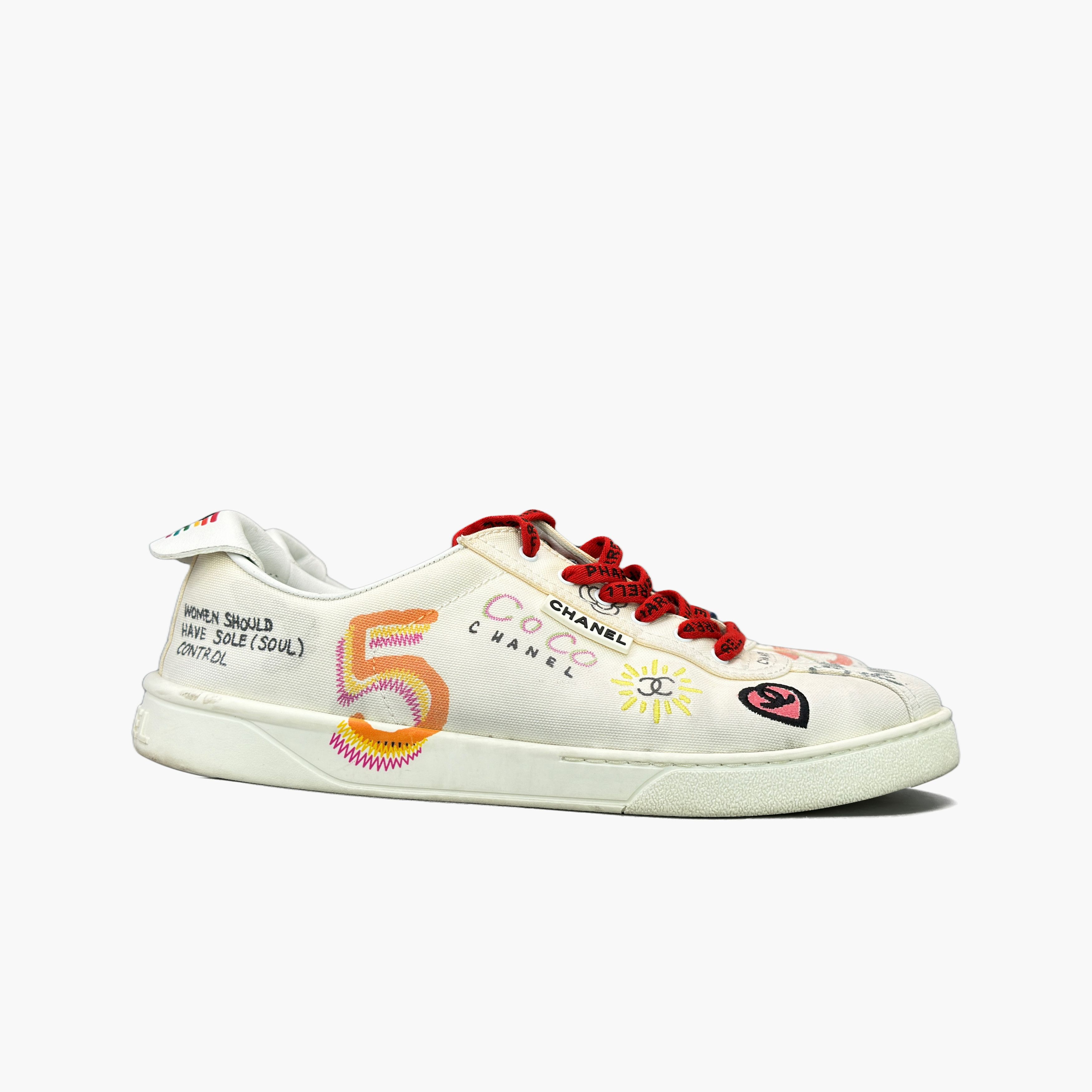 Chanel Chanel x Pharrell Graffiti Low-Top Sneakers Size 9 Size US 9 / EU 42 - 4 Thumbnail