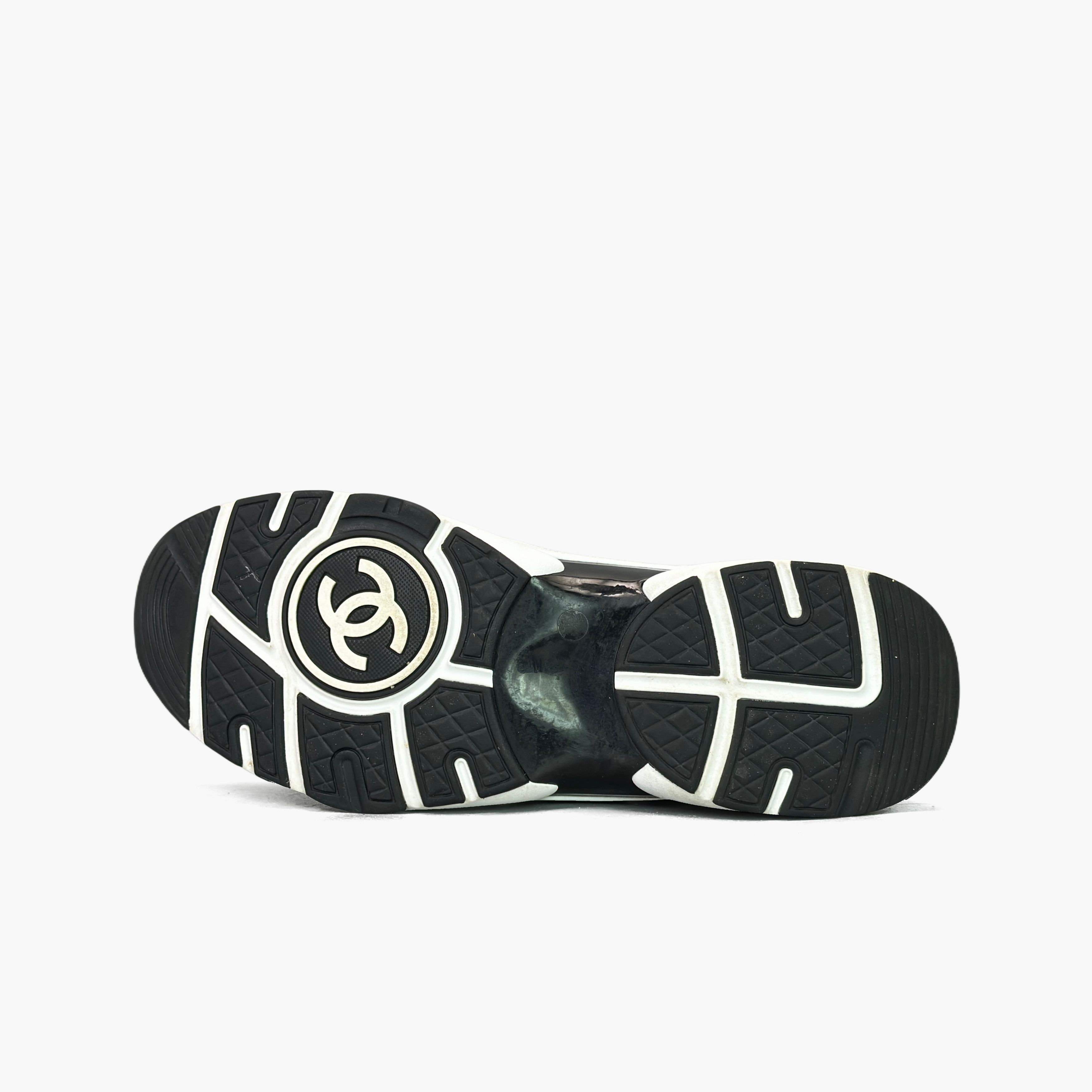 Chanel Chanel CC Logo Low-Top Sneakers Size 41 Size US 11 / IT 41 - 8 Thumbnail
