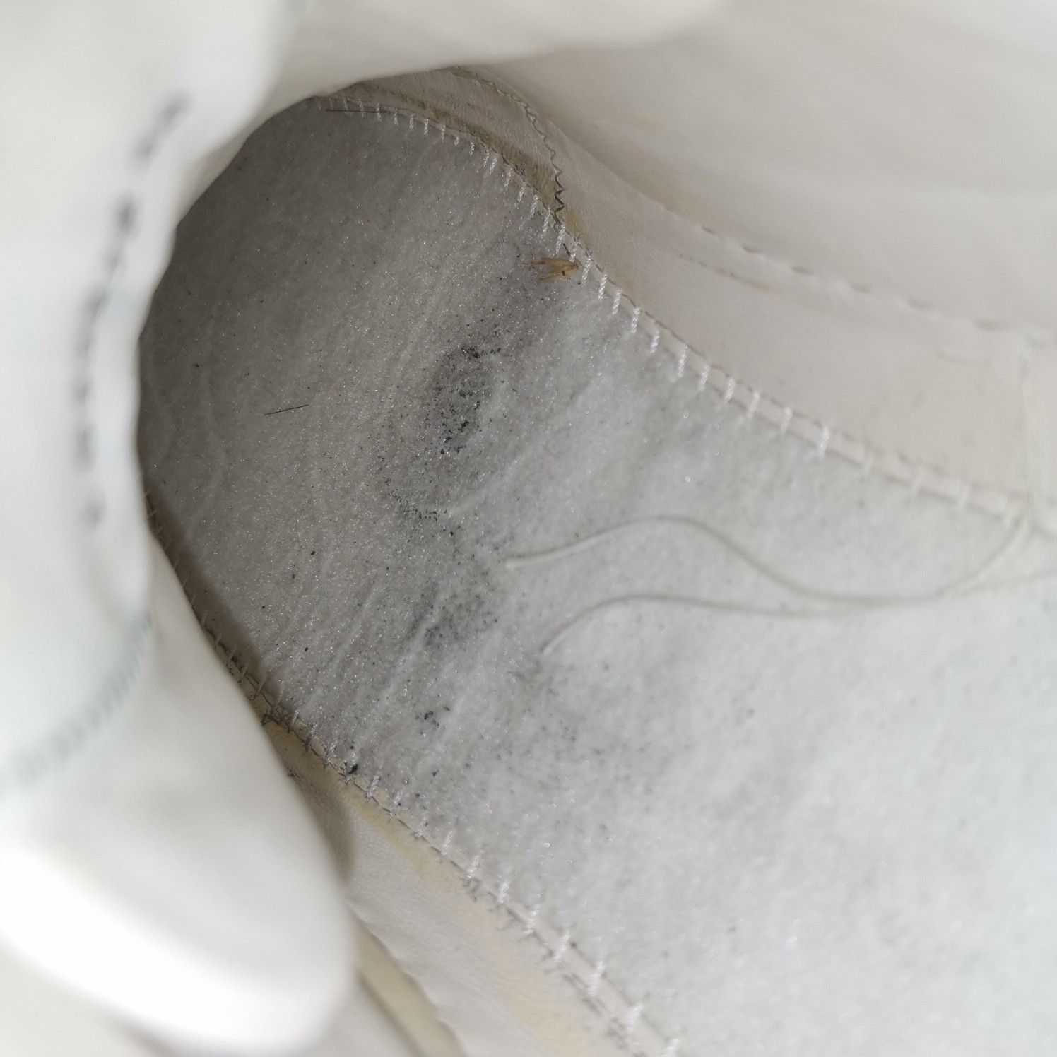Chanel Chanel CC Logo Leather Low-Top Sneakers Size 40 Size US 10 / IT 40 - 12 Thumbnail