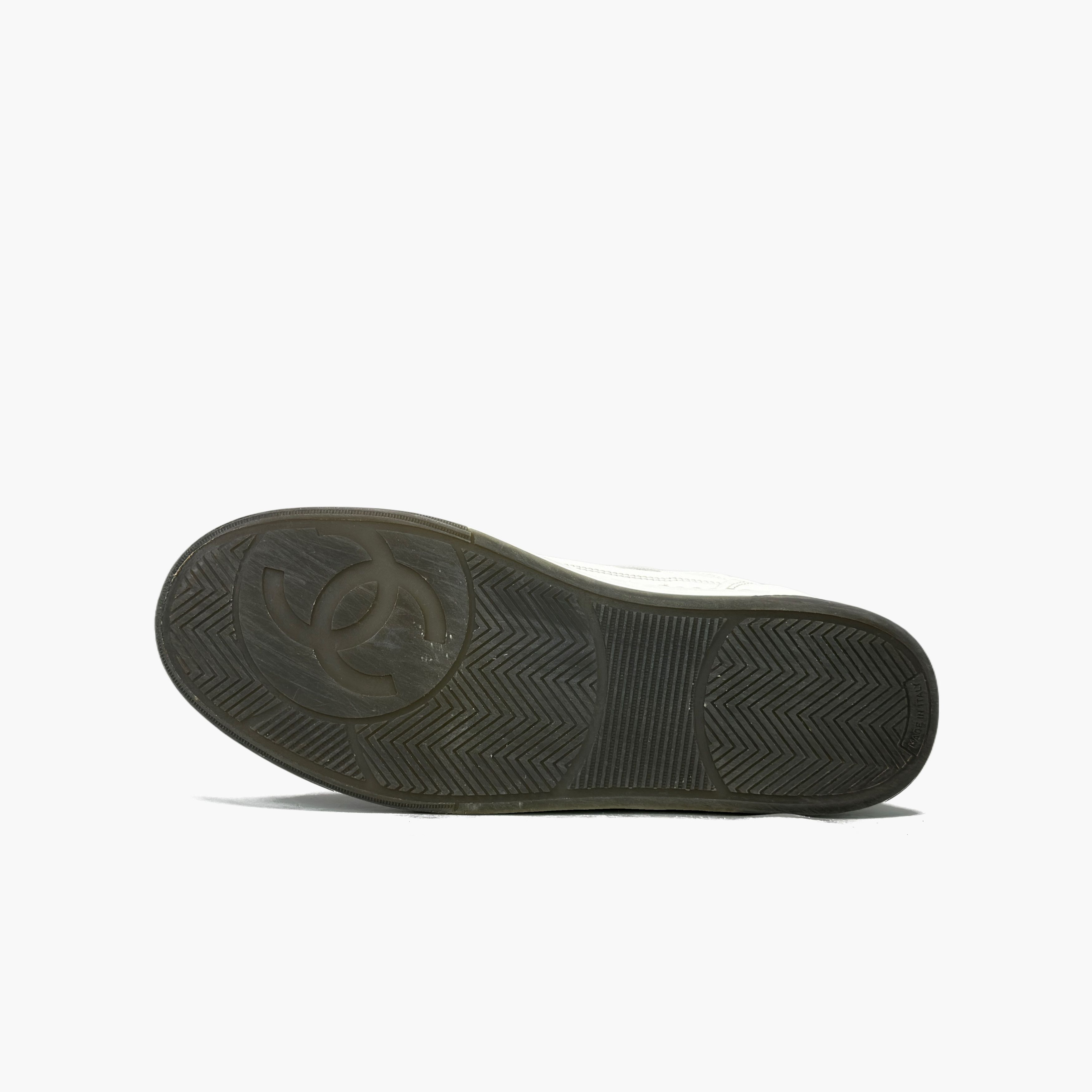 Chanel Chanel CC Logo Leather Low-Top Sneakers Size 40 Size US 10 / IT 40 - 8 Thumbnail