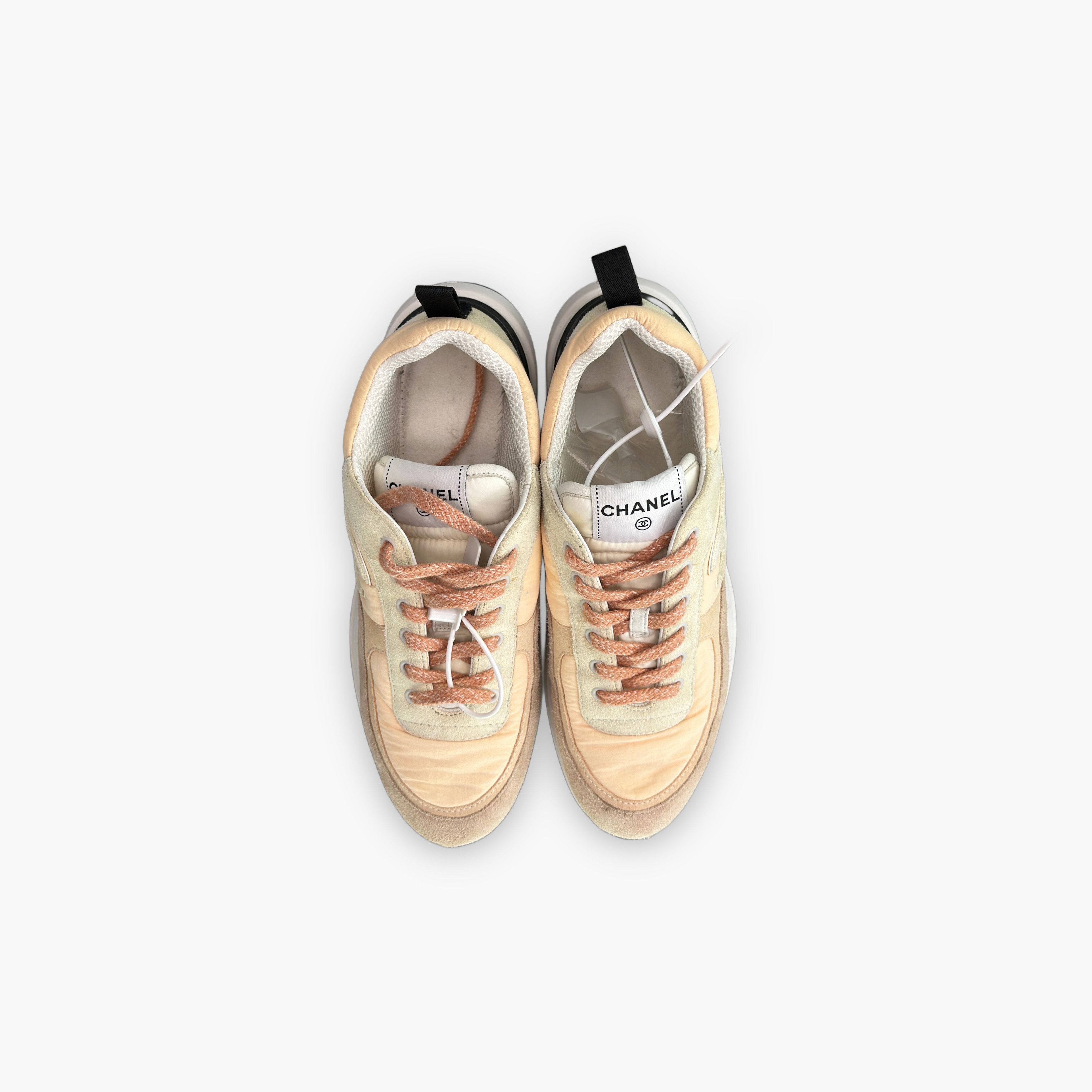 Chanel Chanel CC Logo Low-Top Sneakers Size 40 Size US 9 / IT 39 - 9 Thumbnail