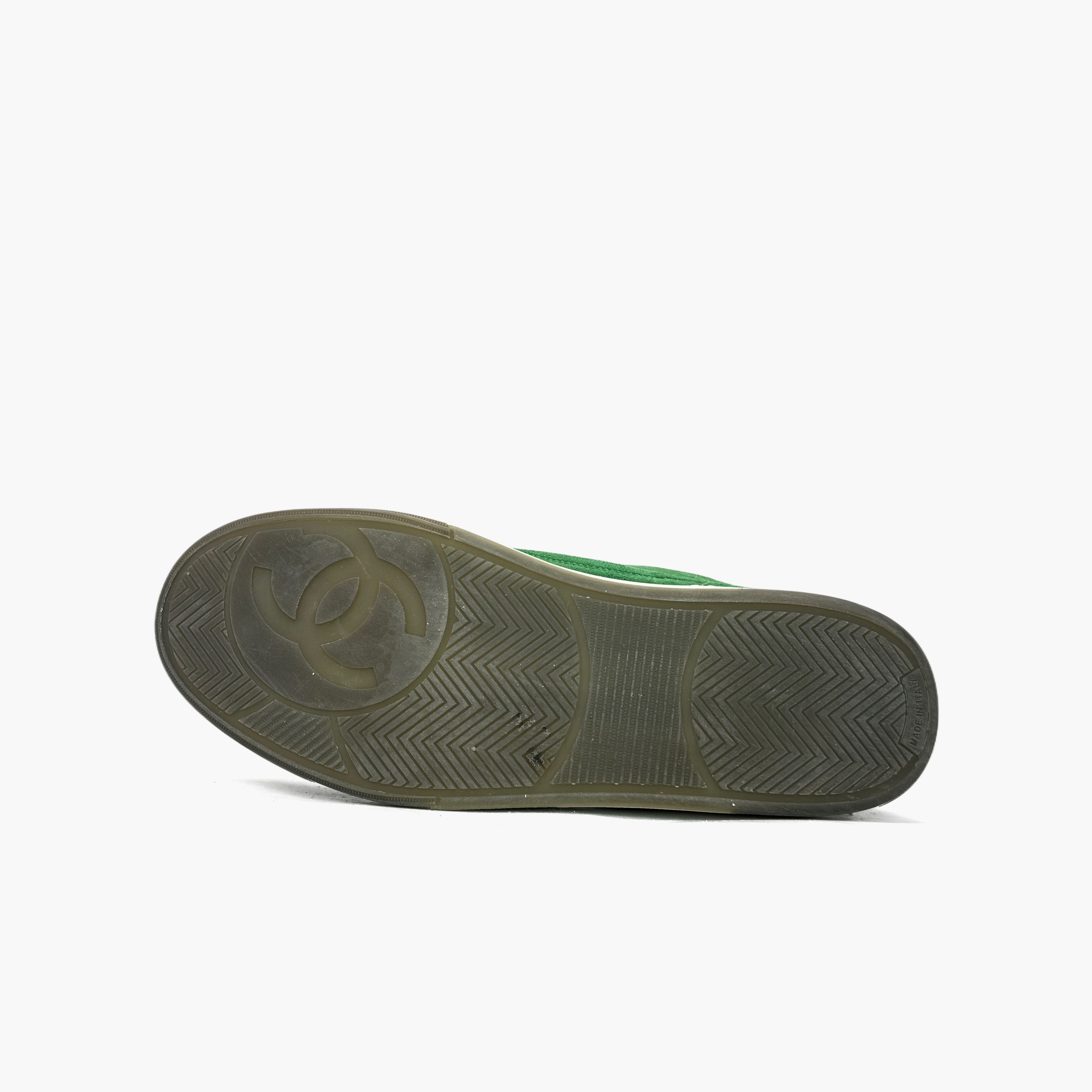 Chanel CHANEL Green Leather Low-Top Sneakers Size 40 Size US 7 / EU 40 - 8 Thumbnail