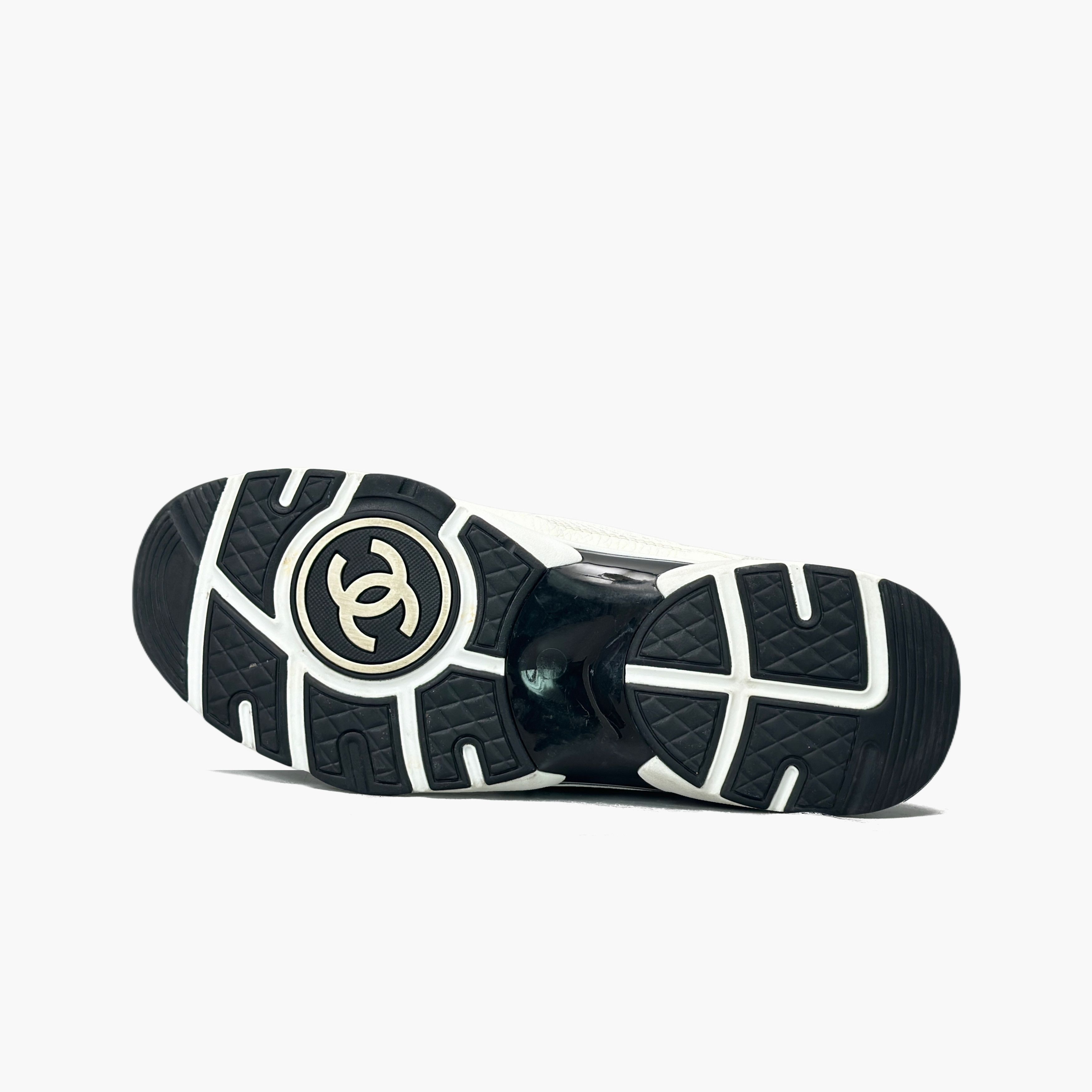 Chanel Chanel CC Low-Top Sneakers Size 41 Size US 11 / IT 41 - 8 Thumbnail
