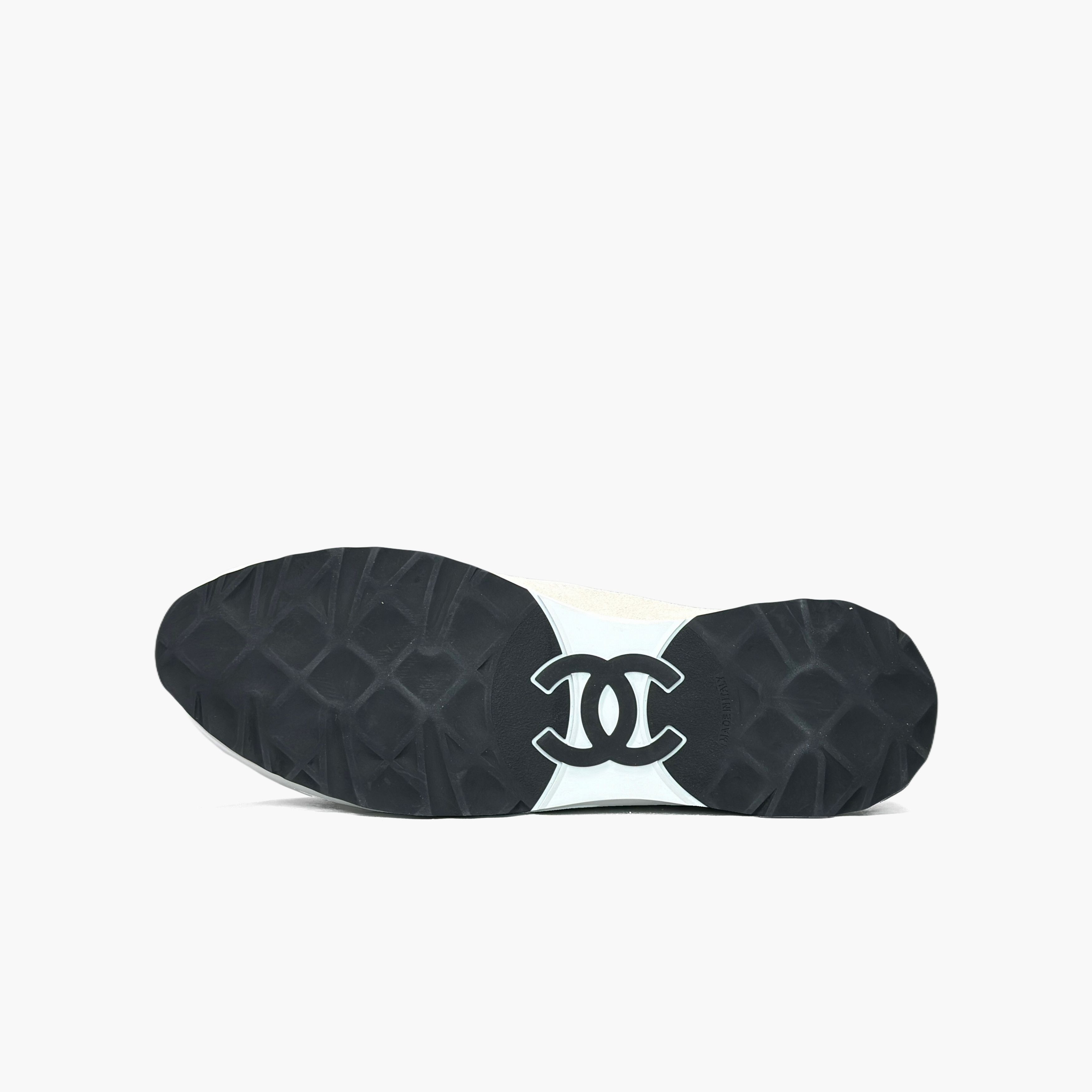 Chanel Chanel White Leather CC Low-Top Sneakers Size 40 Size US 10 / IT 40 - 8 Thumbnail
