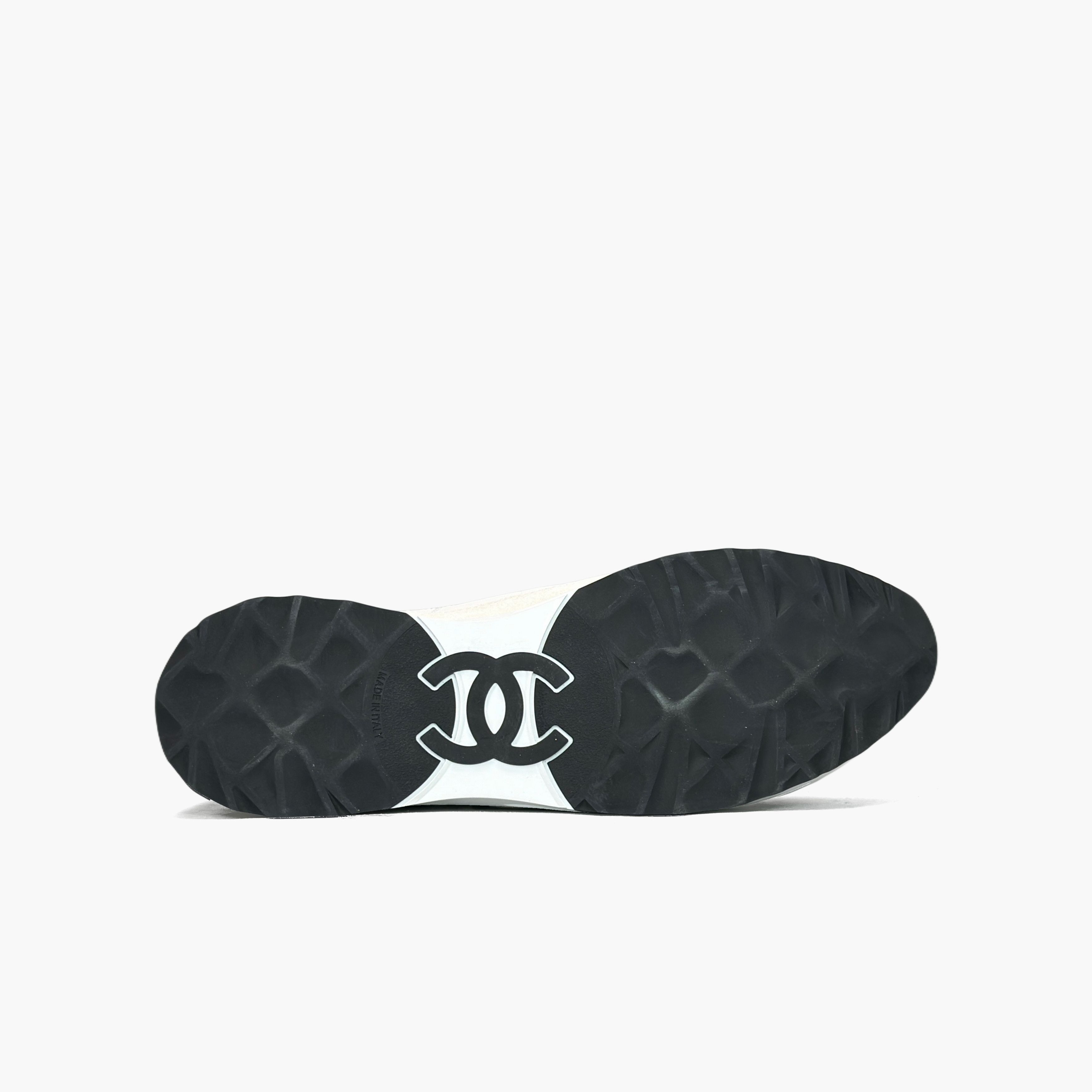 Chanel Chanel White Leather CC Low-Top Sneakers Size 40 Size US 10 / IT 40 - 7 Thumbnail