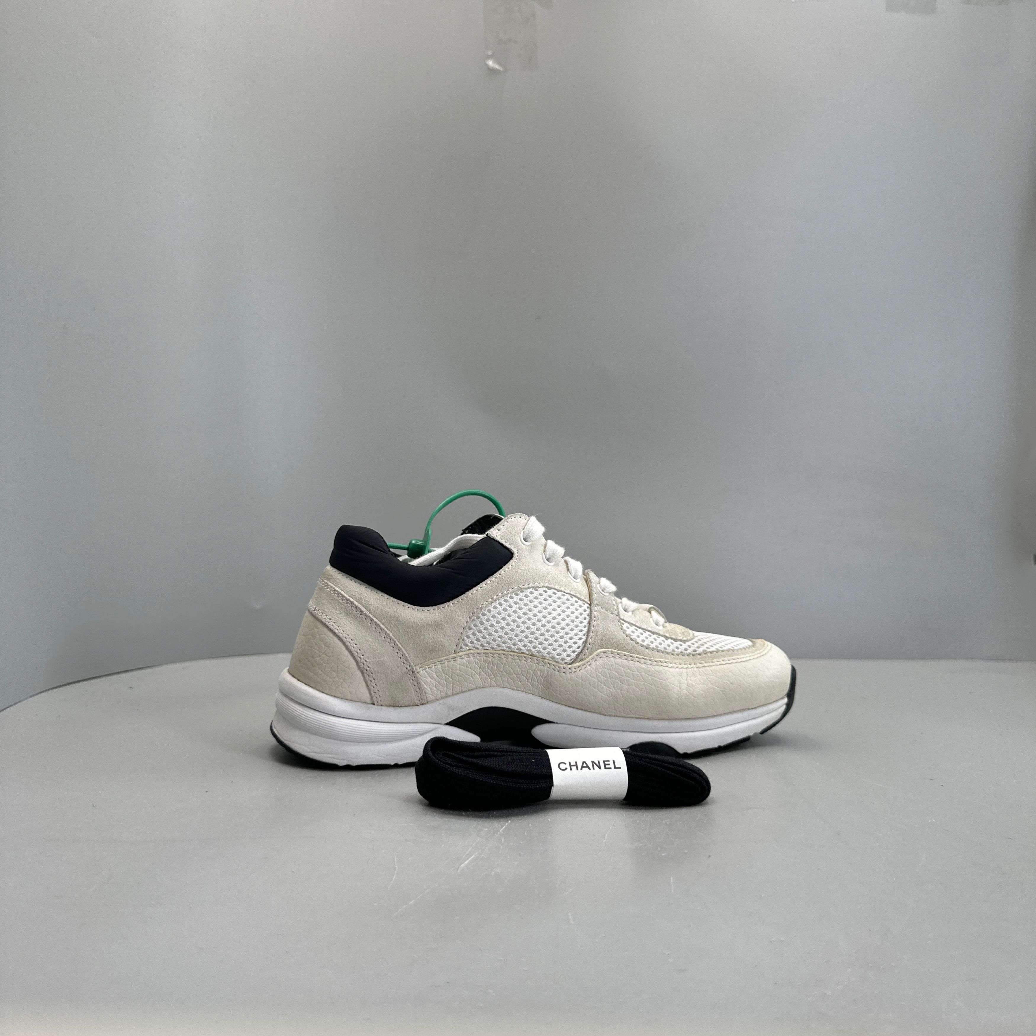 Chanel Chanel Cc Logo Mesh Low-Top Sneakers Size 37 Size US 7 / IT 37 - 10 Thumbnail