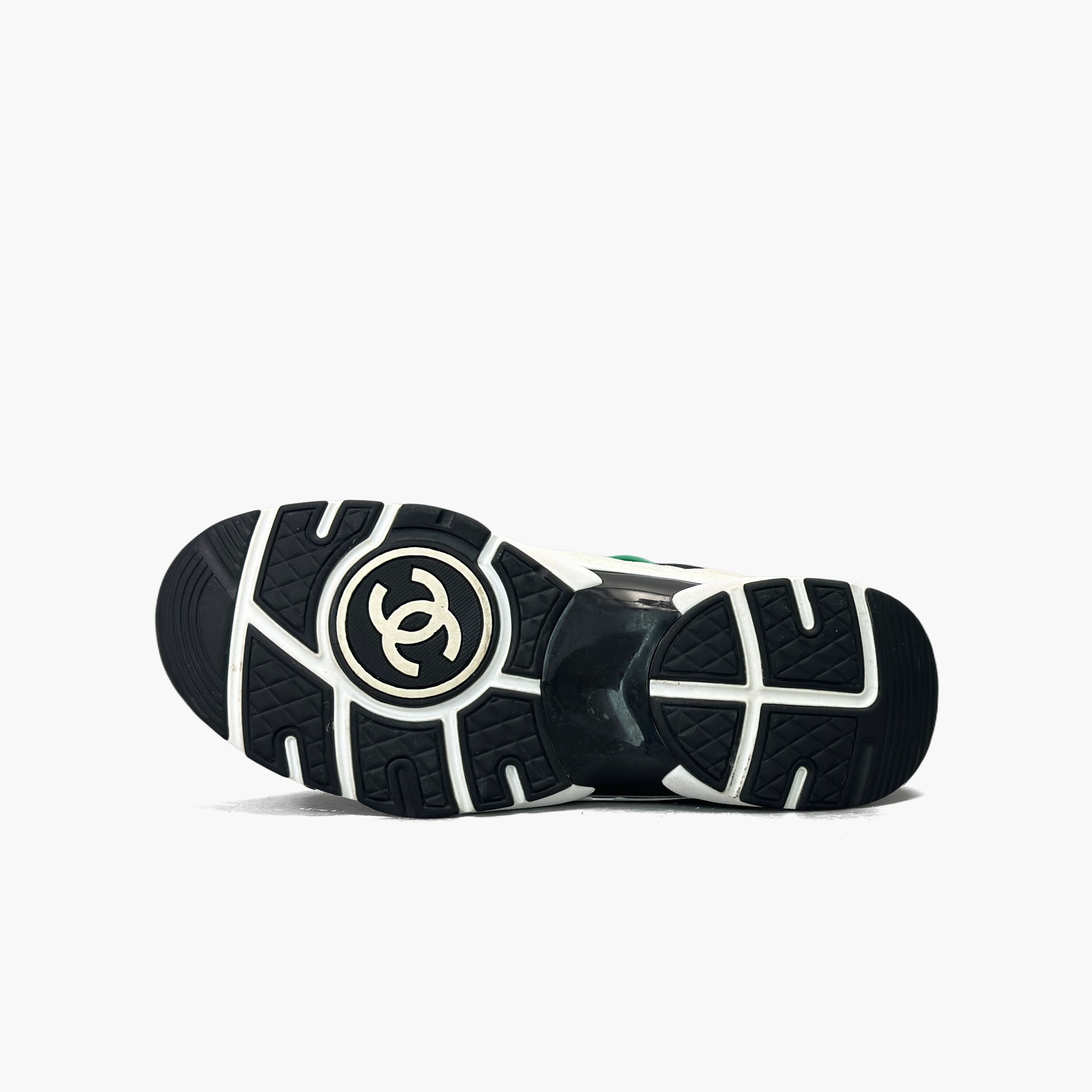 Chanel Chanel Cc Logo Mesh Low-Top Sneakers Size 37 Size US 7 / IT 37 - 8 Thumbnail