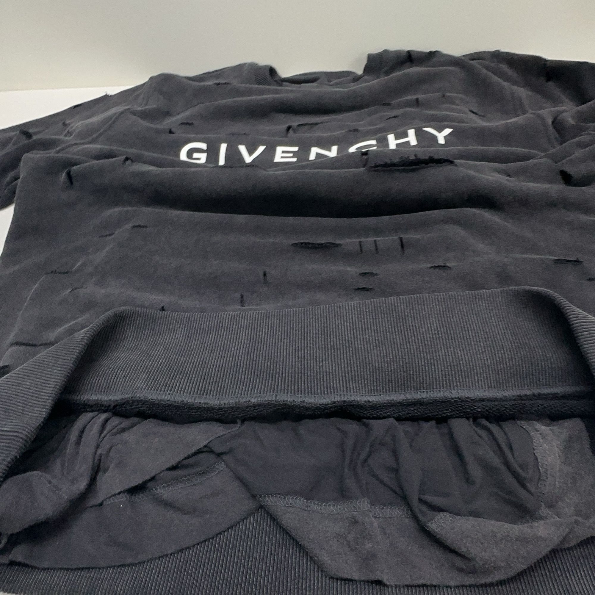 Givenchy Givenchy Distressed Logo Sweatshirt Size L Size US L / EU 52-54 / 3 - 8 Thumbnail
