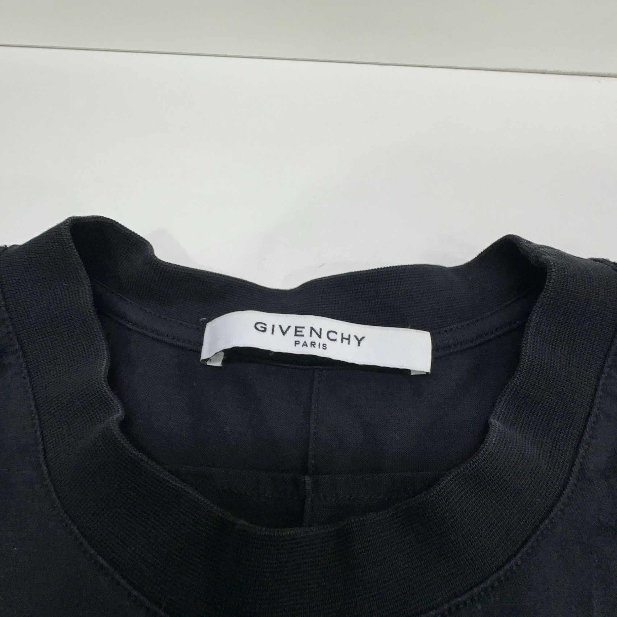 Givenchy Givenchy Shark Graphic T-Shirt Size S Size US S / EU 44-46 / 1 - 3 Thumbnail