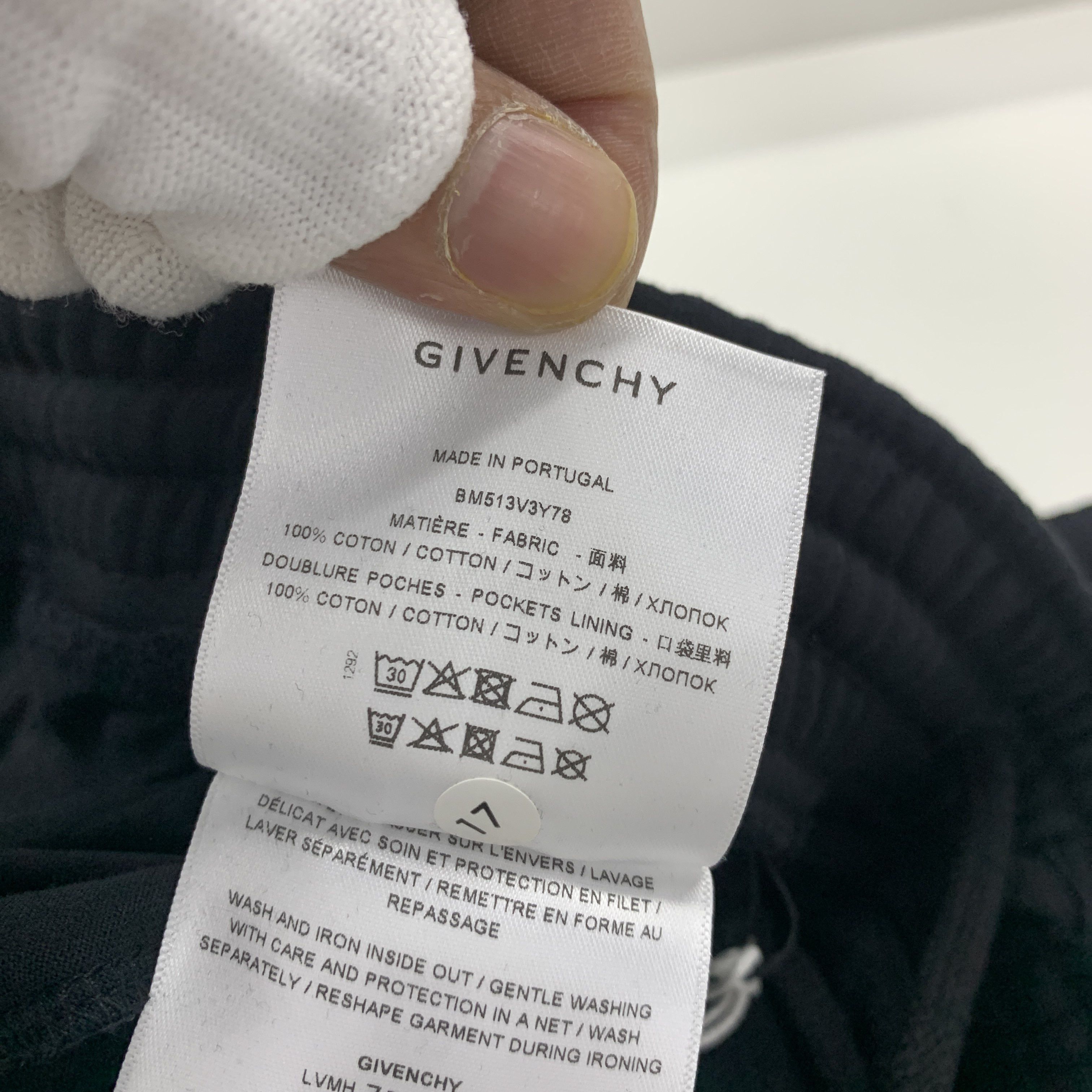 Givenchy Givenchy Embroidered Logo Shorts Size XL Size US 36 / EU 52 - 4 Thumbnail
