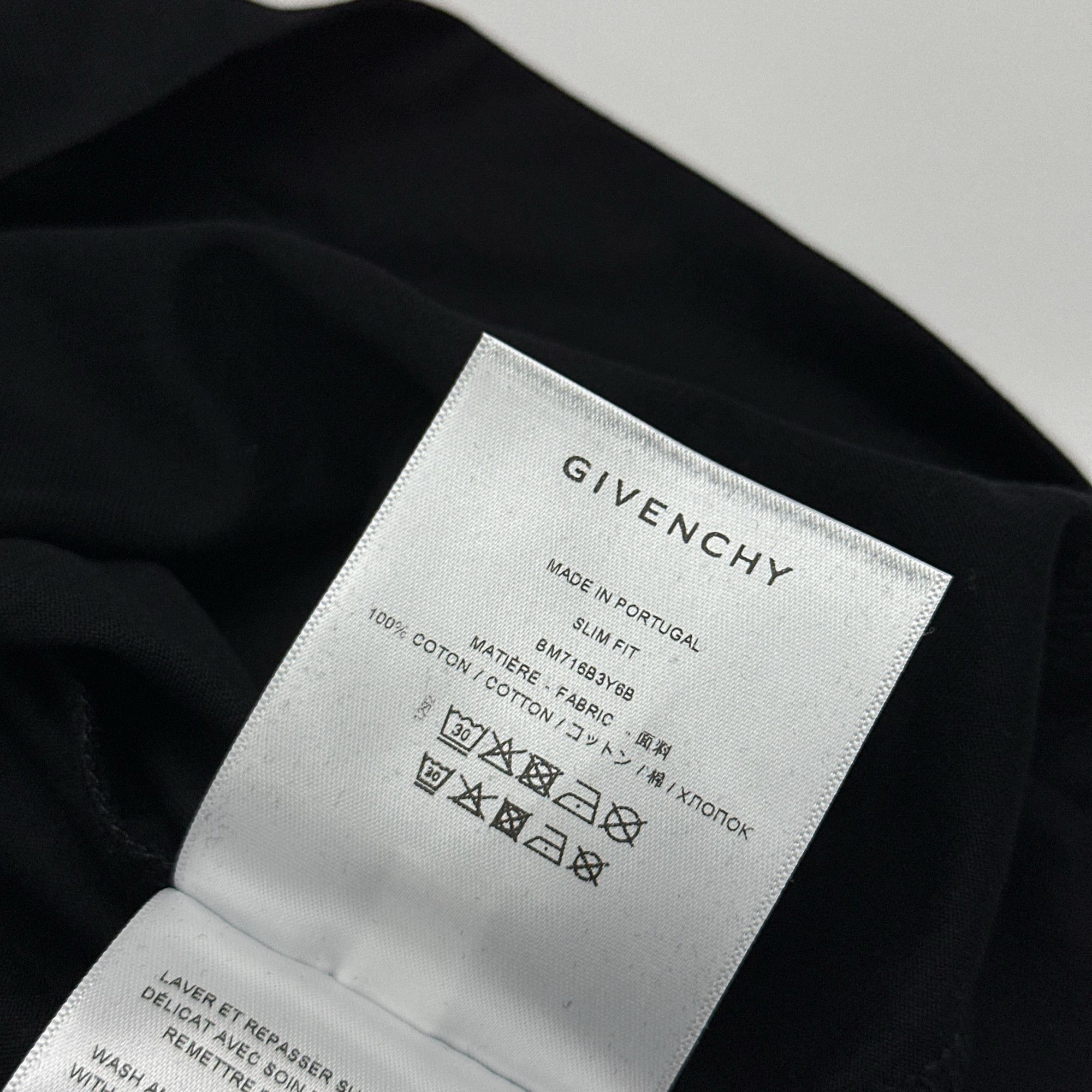 Givenchy Givenchy Logo Embroidered Short Sleeve T-Shirt Size XL Size US XL / EU 56 / 4 - 3 Thumbnail