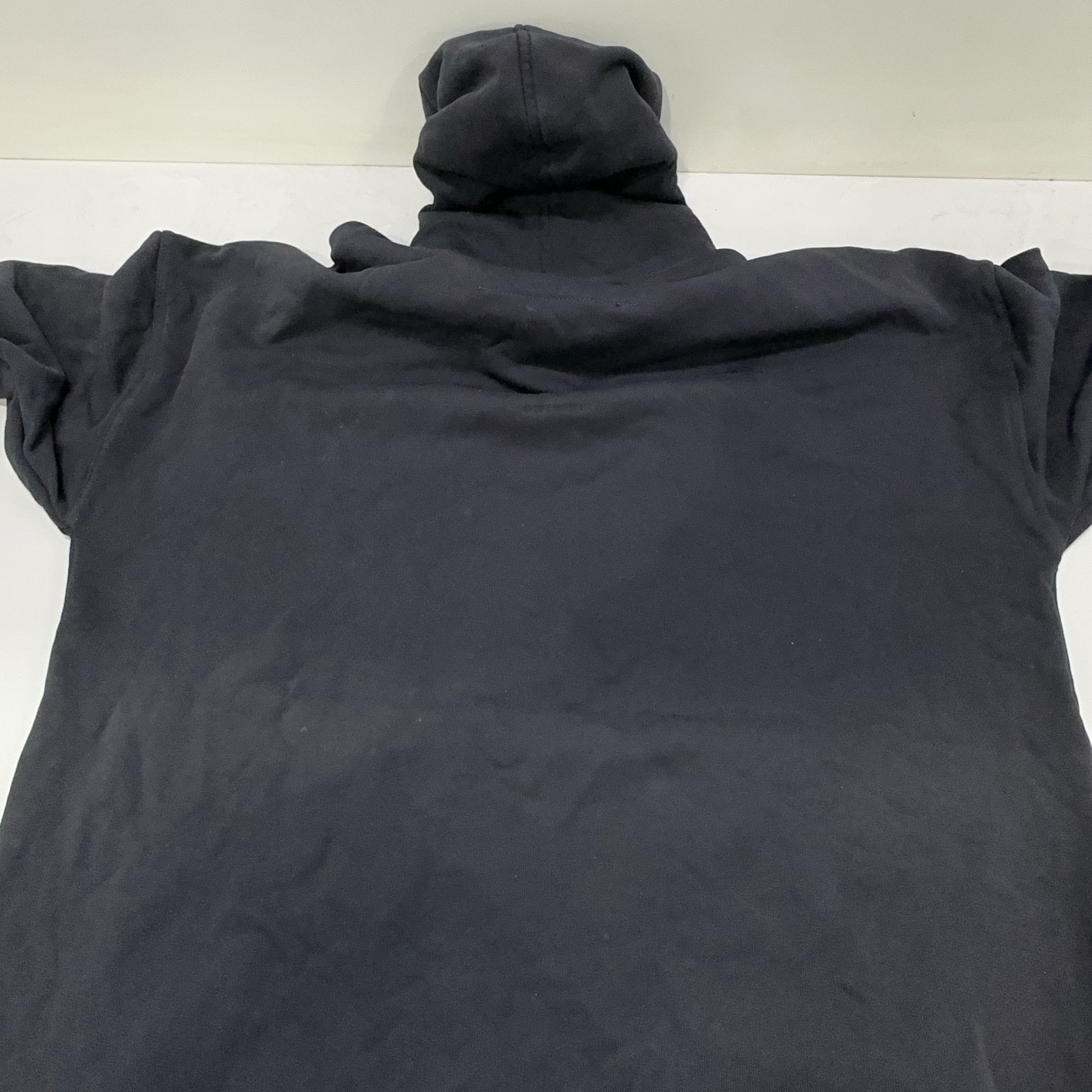 Givenchy Givenchy x Chito Graphic Hoodie Size L Size US L / EU 52-54 / 3 - 19 Thumbnail
