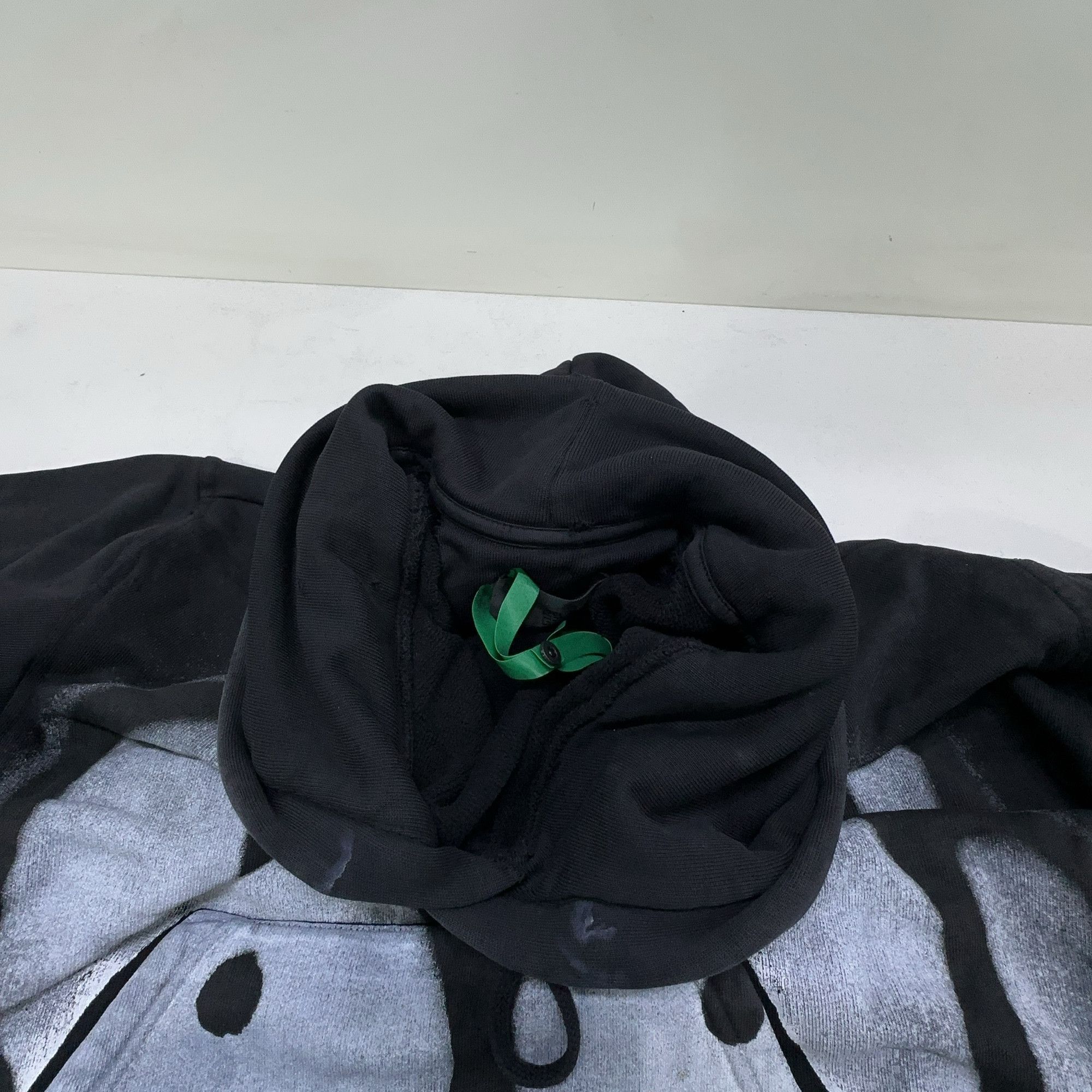 Givenchy Givenchy x Chito Graphic Hoodie Size L Size US L / EU 52-54 / 3 - 9 Thumbnail