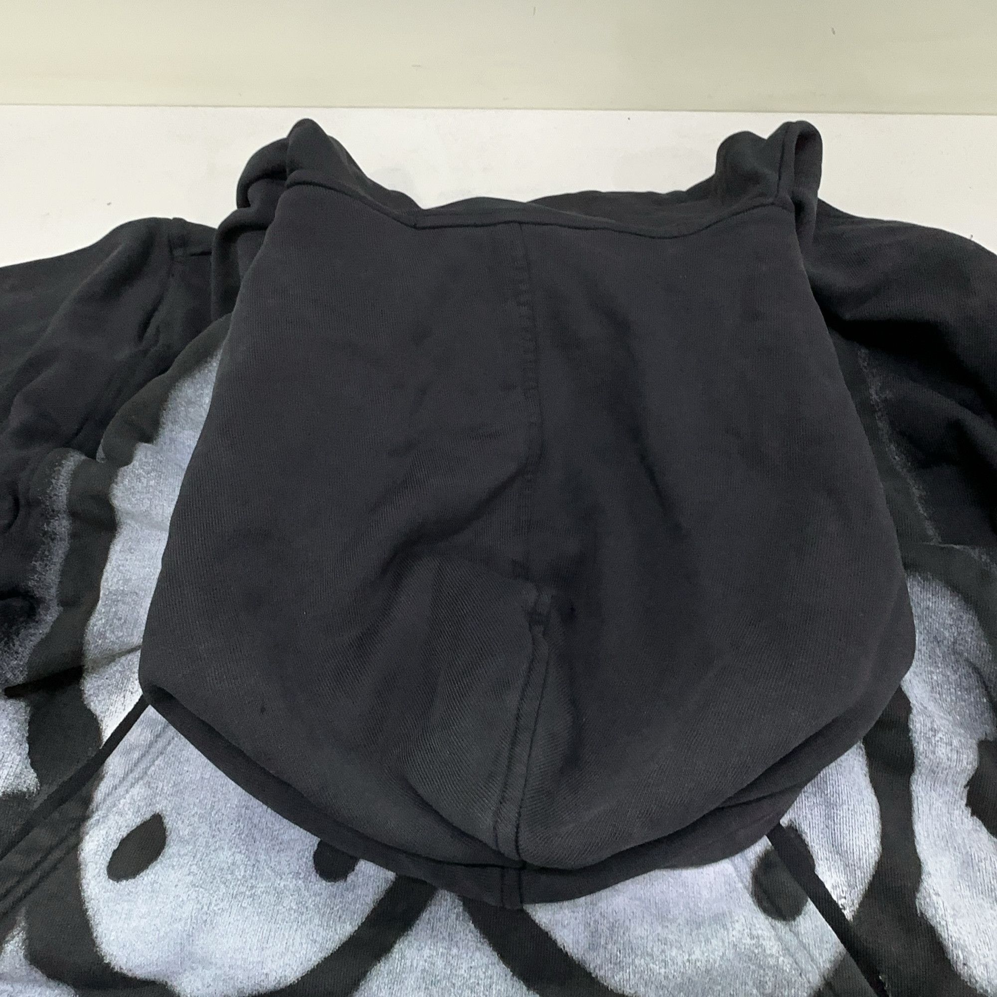 Givenchy Givenchy x Chito Graphic Hoodie Size L Size US L / EU 52-54 / 3 - 12 Thumbnail