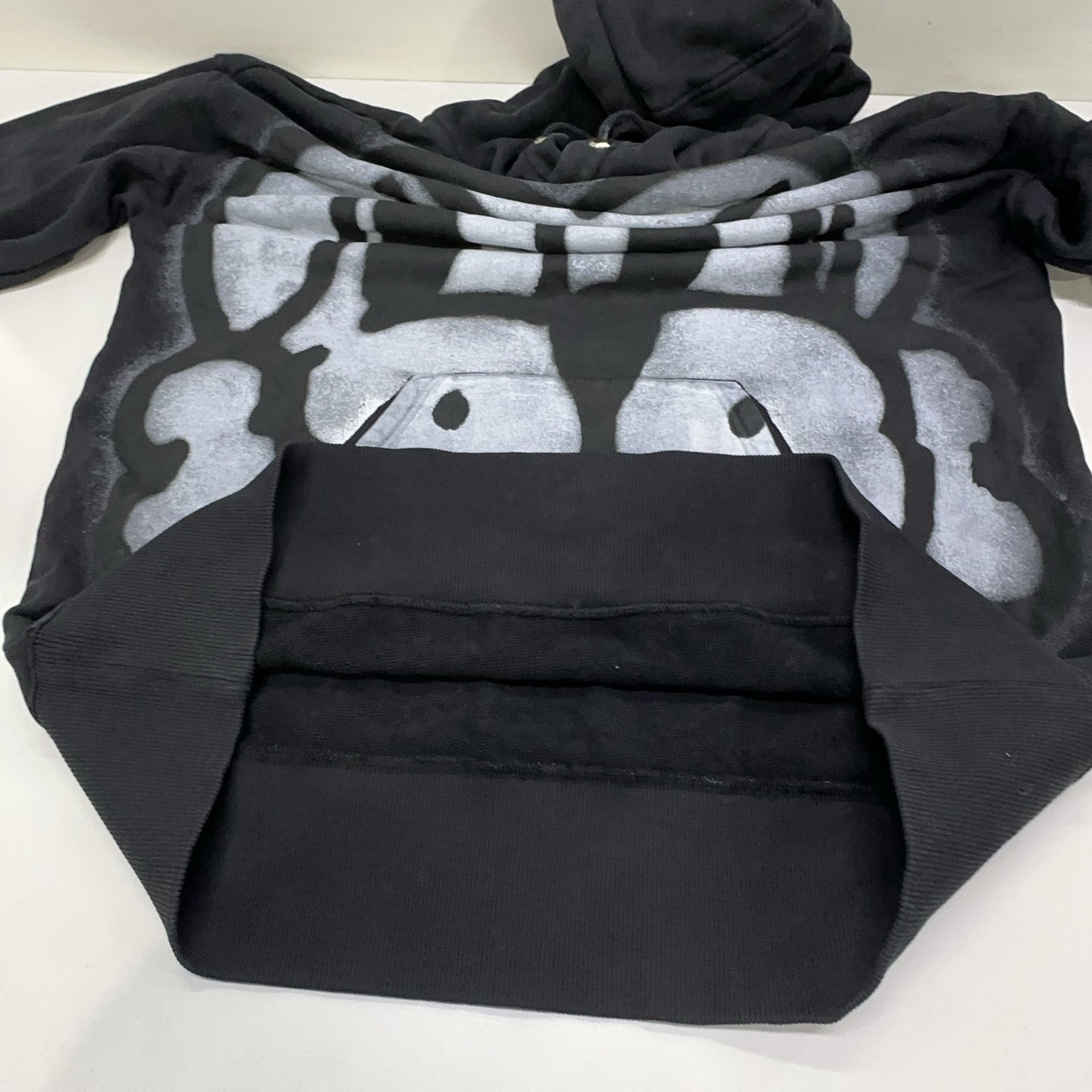 Givenchy Givenchy x Chito Graphic Hoodie Size L Size US L / EU 52-54 / 3 - 15 Thumbnail