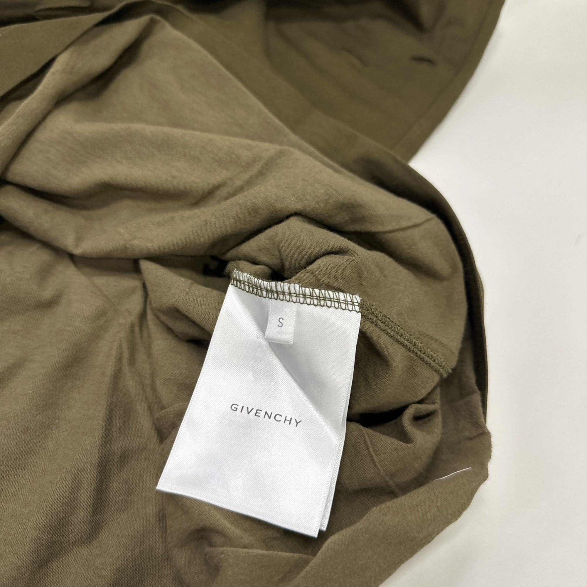 Givenchy Givenchy Distressed Logo T-Shirt Size S Size US S / EU 44-46 / 1 - 3 Thumbnail