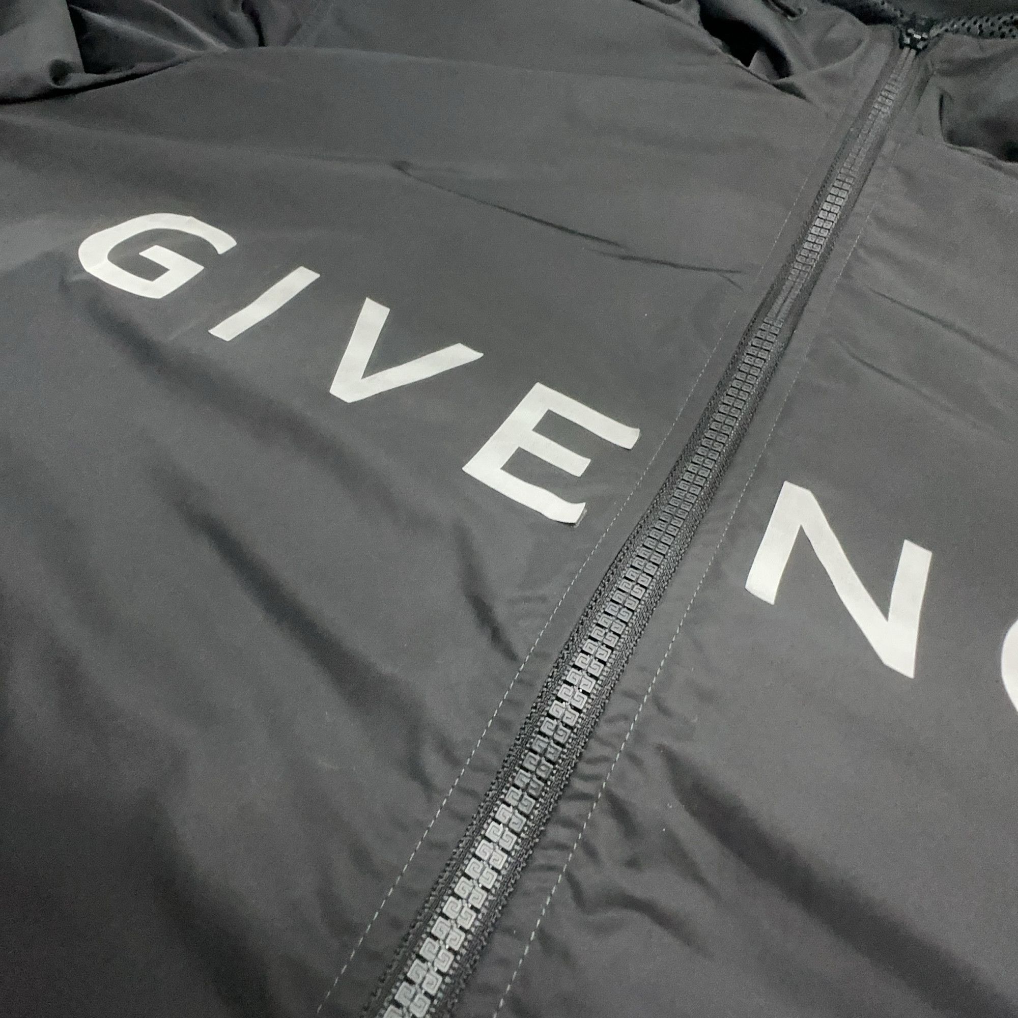 Givenchy Givenchy Logo Print Zip Up Jacket Size M Size US M / EU 48-50 / 2 - 11 Thumbnail
