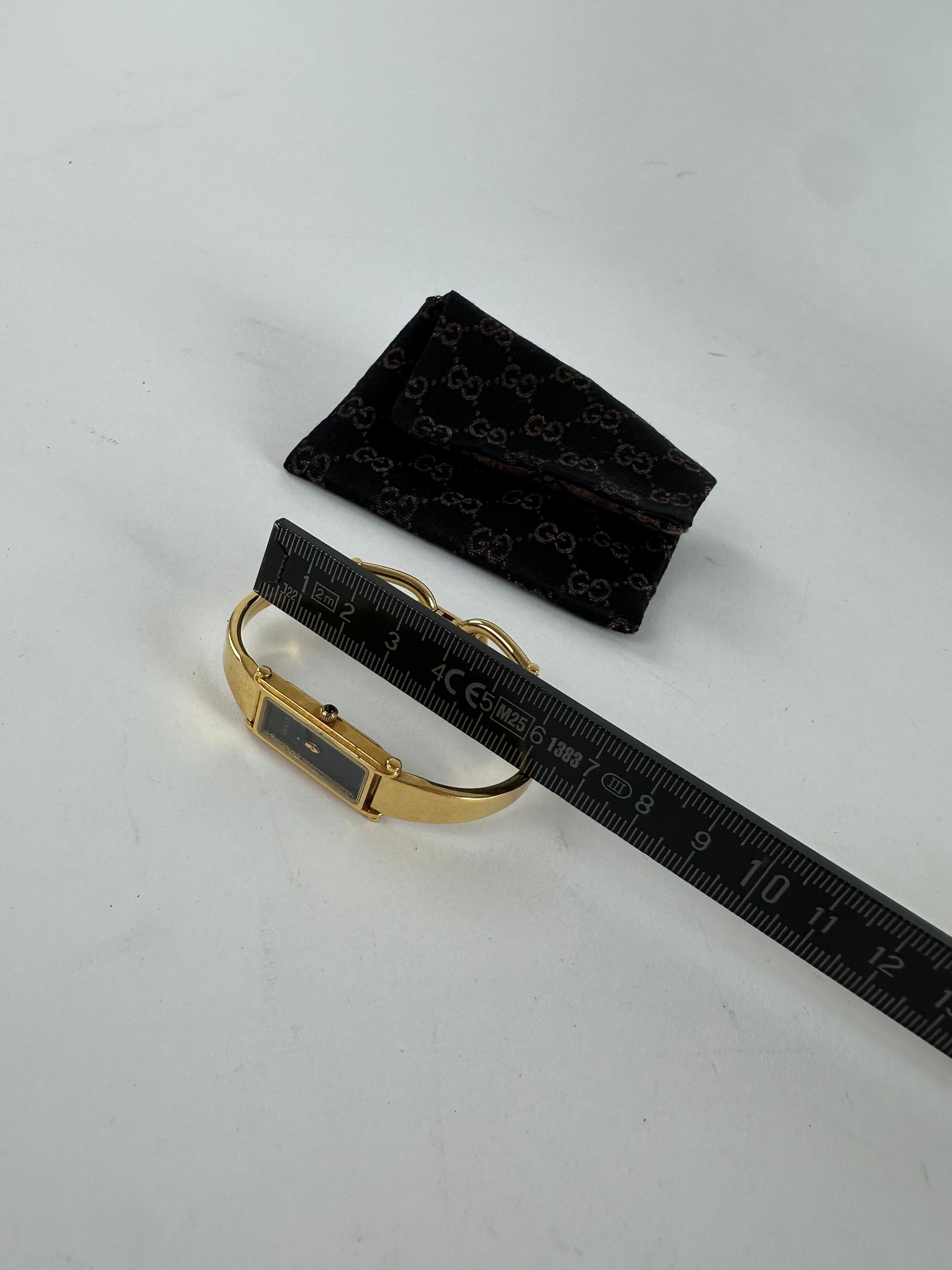 Gucci Vintage Gold-Tone Bangle Ladies Watch Model 1500L Size ONE SIZE - 6 Thumbnail