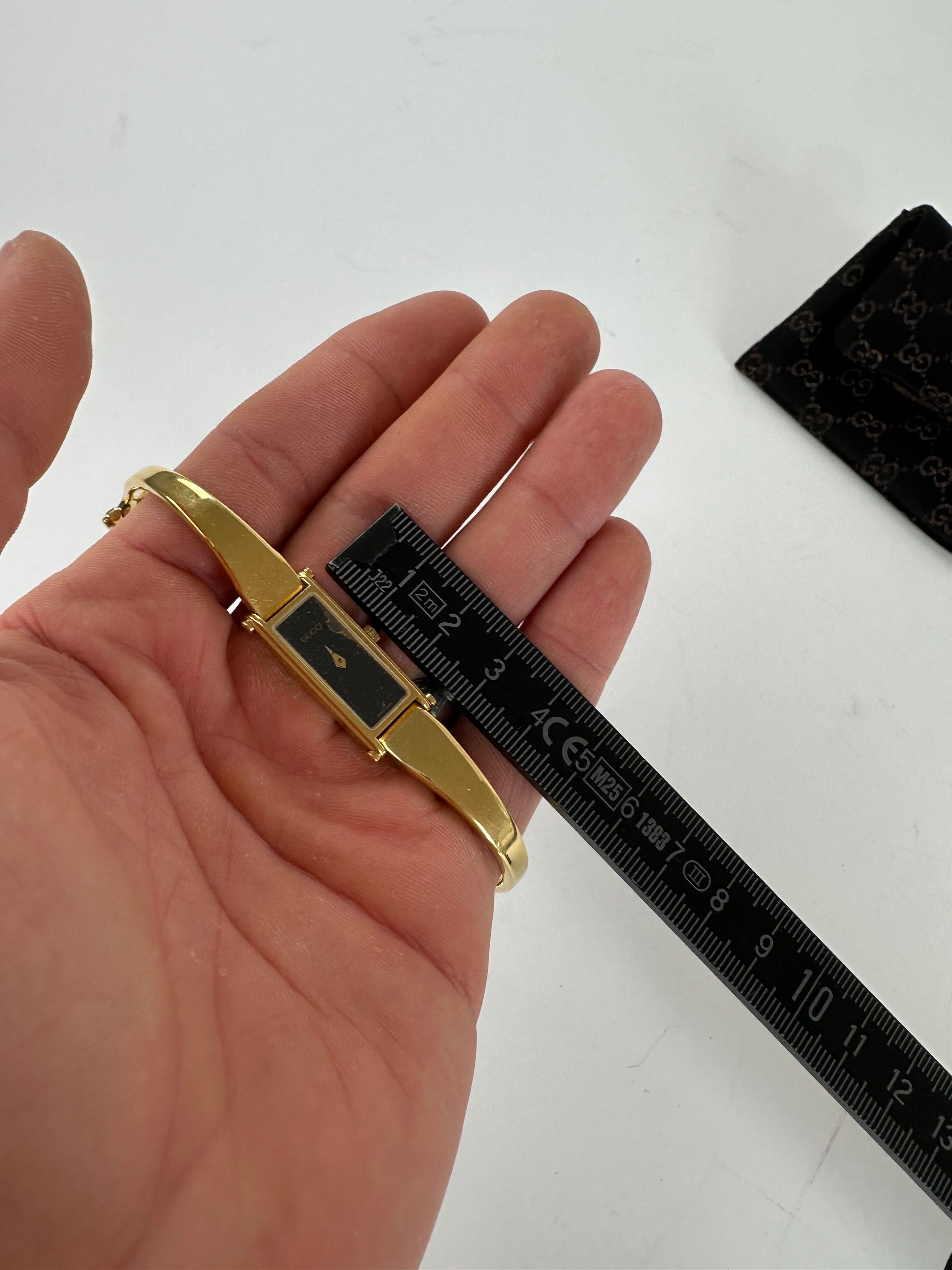 Gucci Vintage Gold-Tone Bangle Ladies Watch Model 1500L Size ONE SIZE - 8 Thumbnail