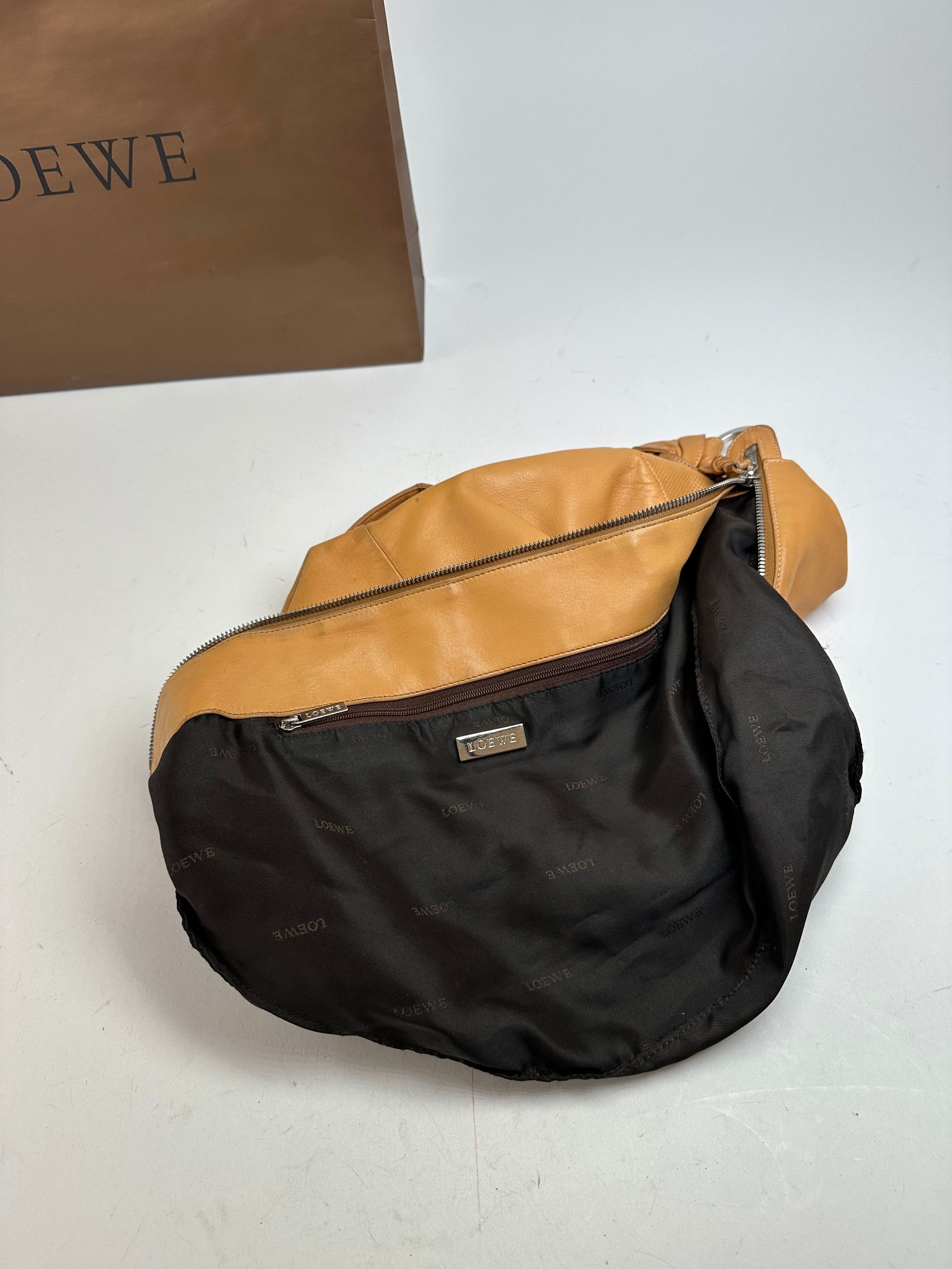 Loewe Vintage Hobo Bag Leather Camel Size ONE SIZE - 3 Thumbnail