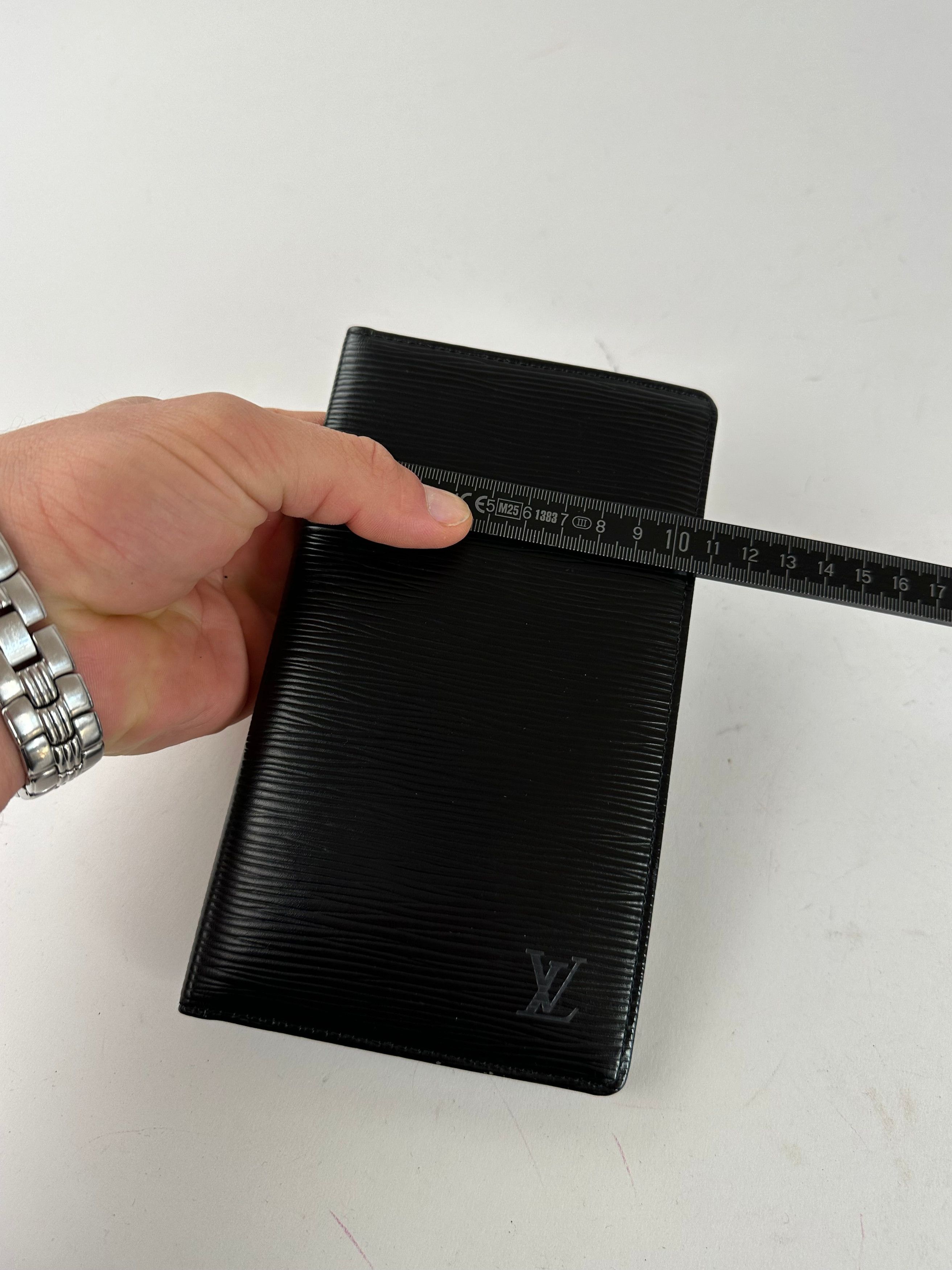 Louis Vuitton Vintage Long Wallet Epi Leather Black Size ONE SIZE - 9 Thumbnail