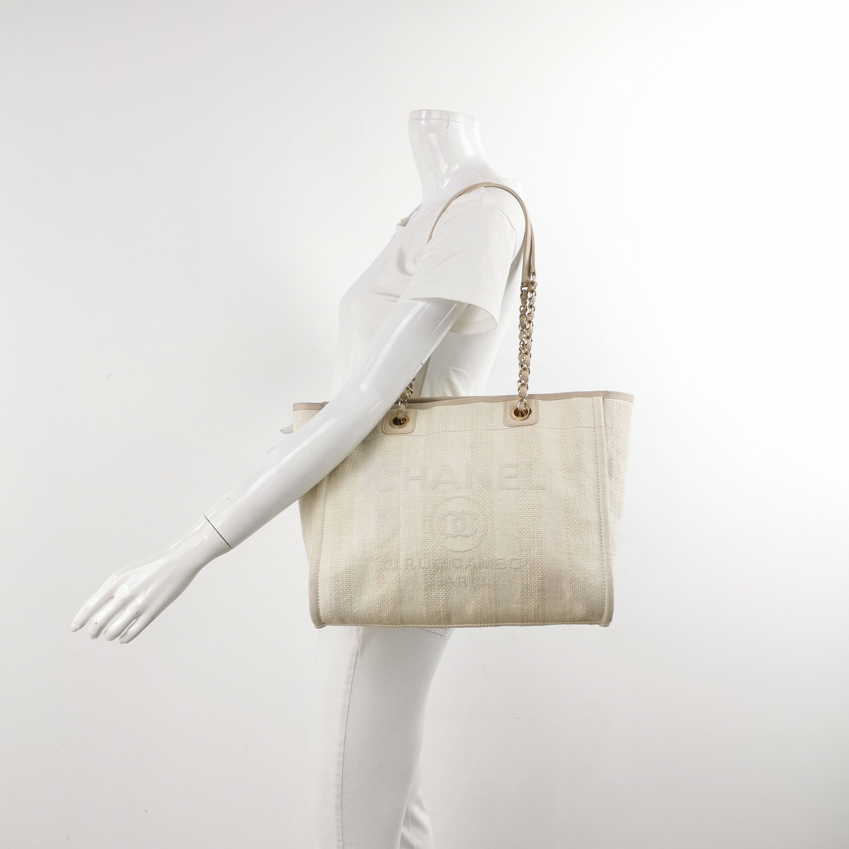 Chanel Chanel Women os Shoulder Bags Size ONE SIZE - 2 Thumbnail