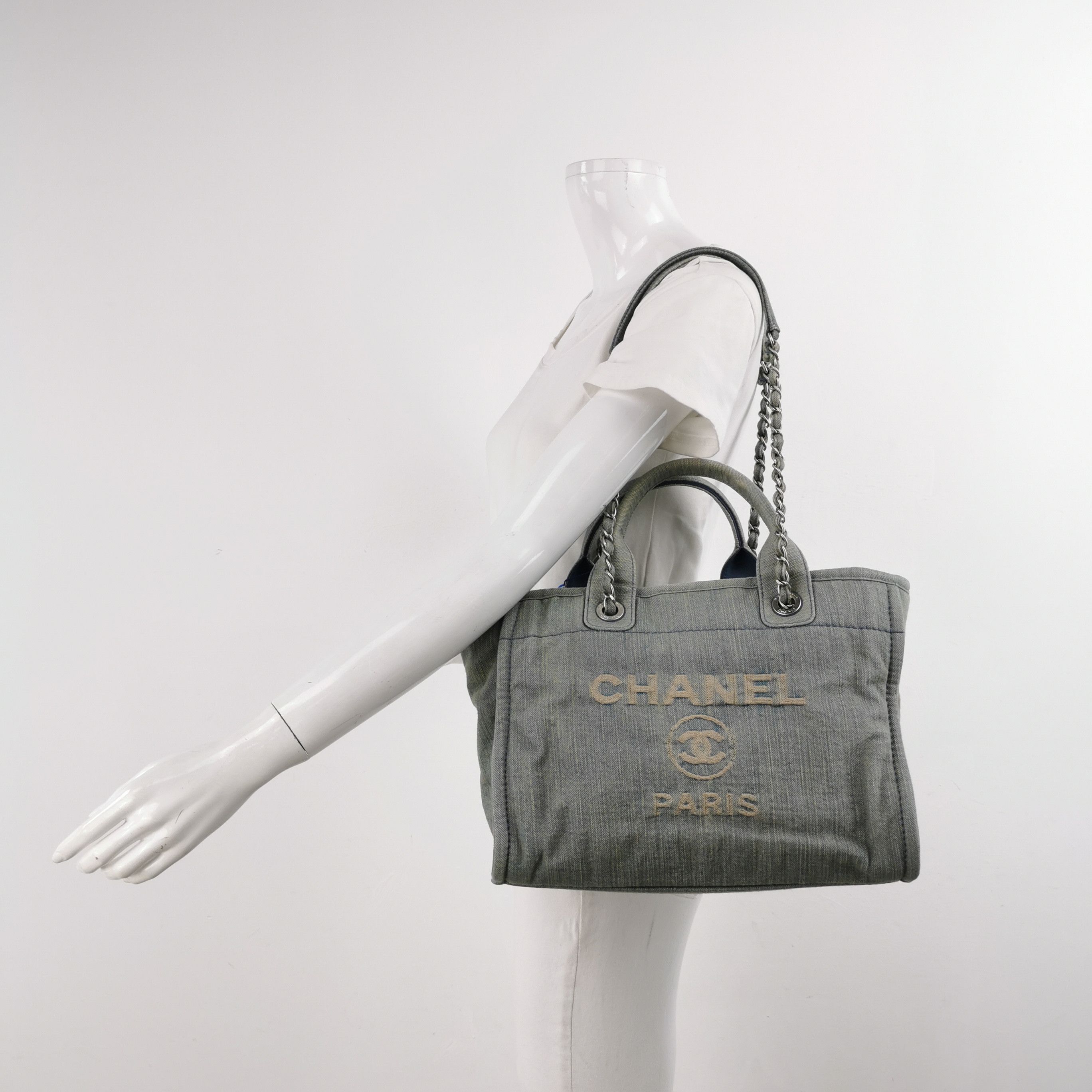 Chanel Chanel Women os Shoulder Bags Size ONE SIZE - 2 Thumbnail
